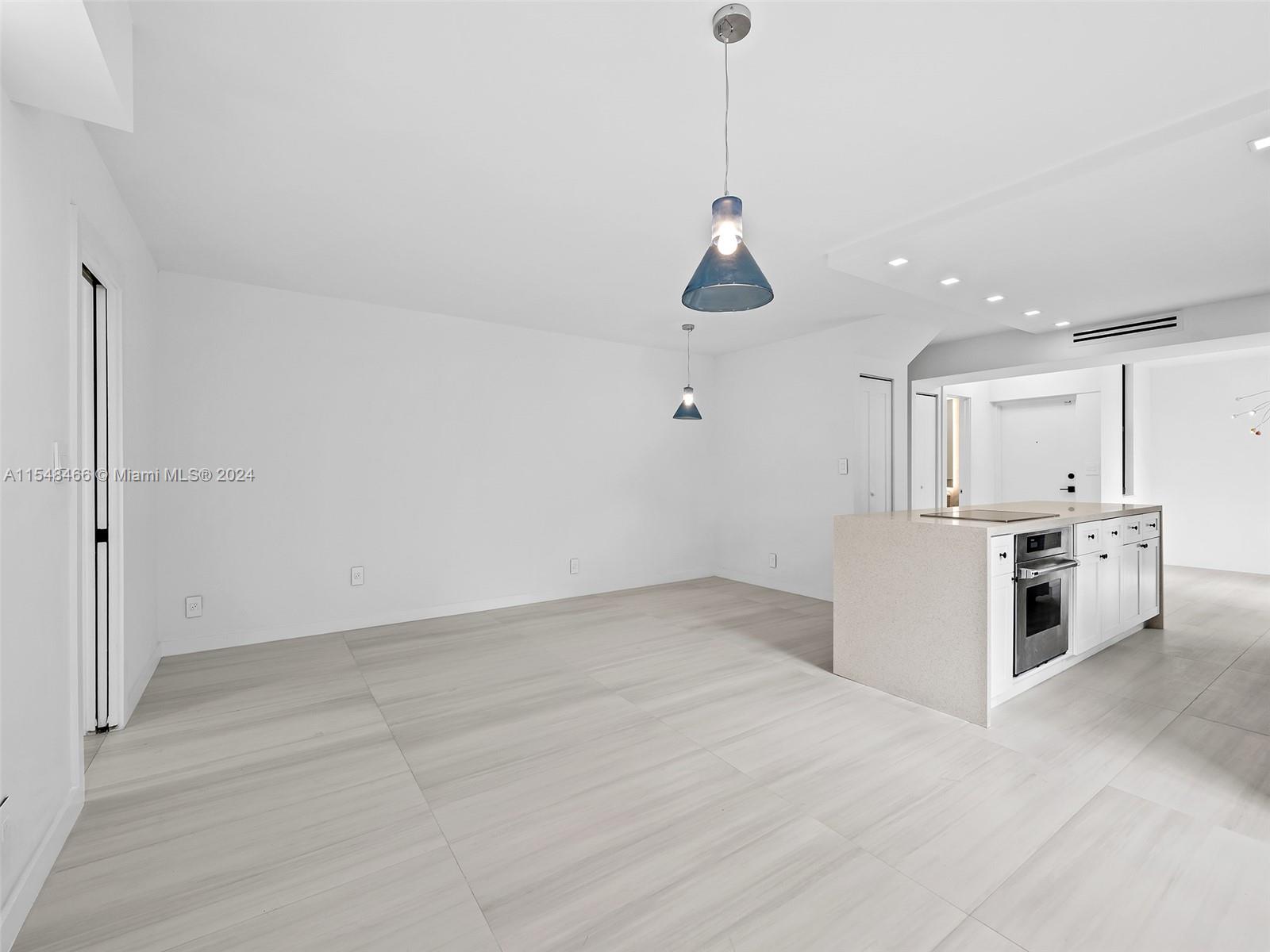 20200 W Country Club Dr 106, Aventura, Florida 33180, 3 Bedrooms Bedrooms, ,2 BathroomsBathrooms,Residential,For Sale,20200 W Country Club Dr 106,A11548466