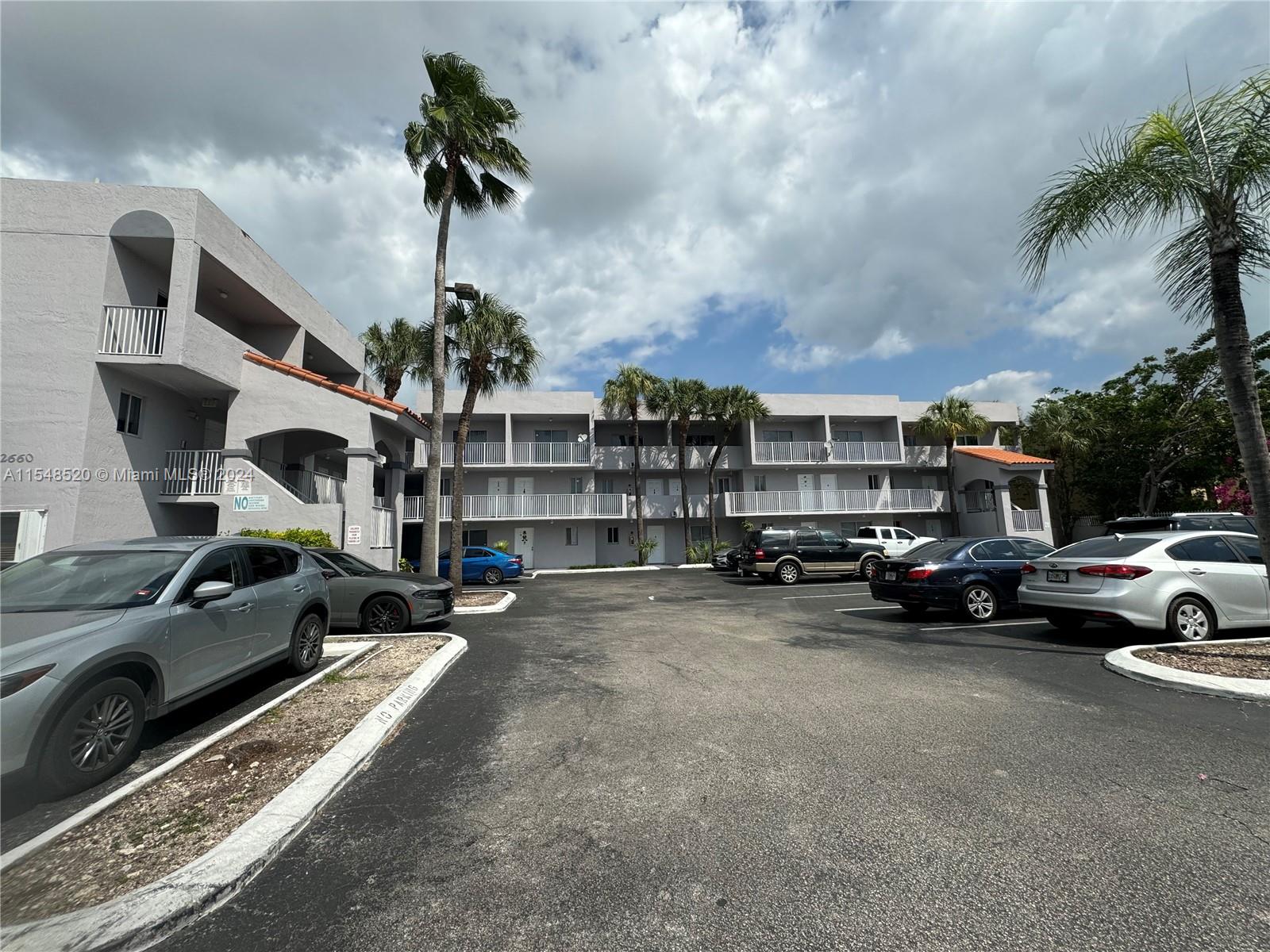 2660 W 76th St 102, Hialeah, Florida 33016, 2 Bedrooms Bedrooms, ,1 BathroomBathrooms,Residential,For Sale,2660 W 76th St 102,A11548520