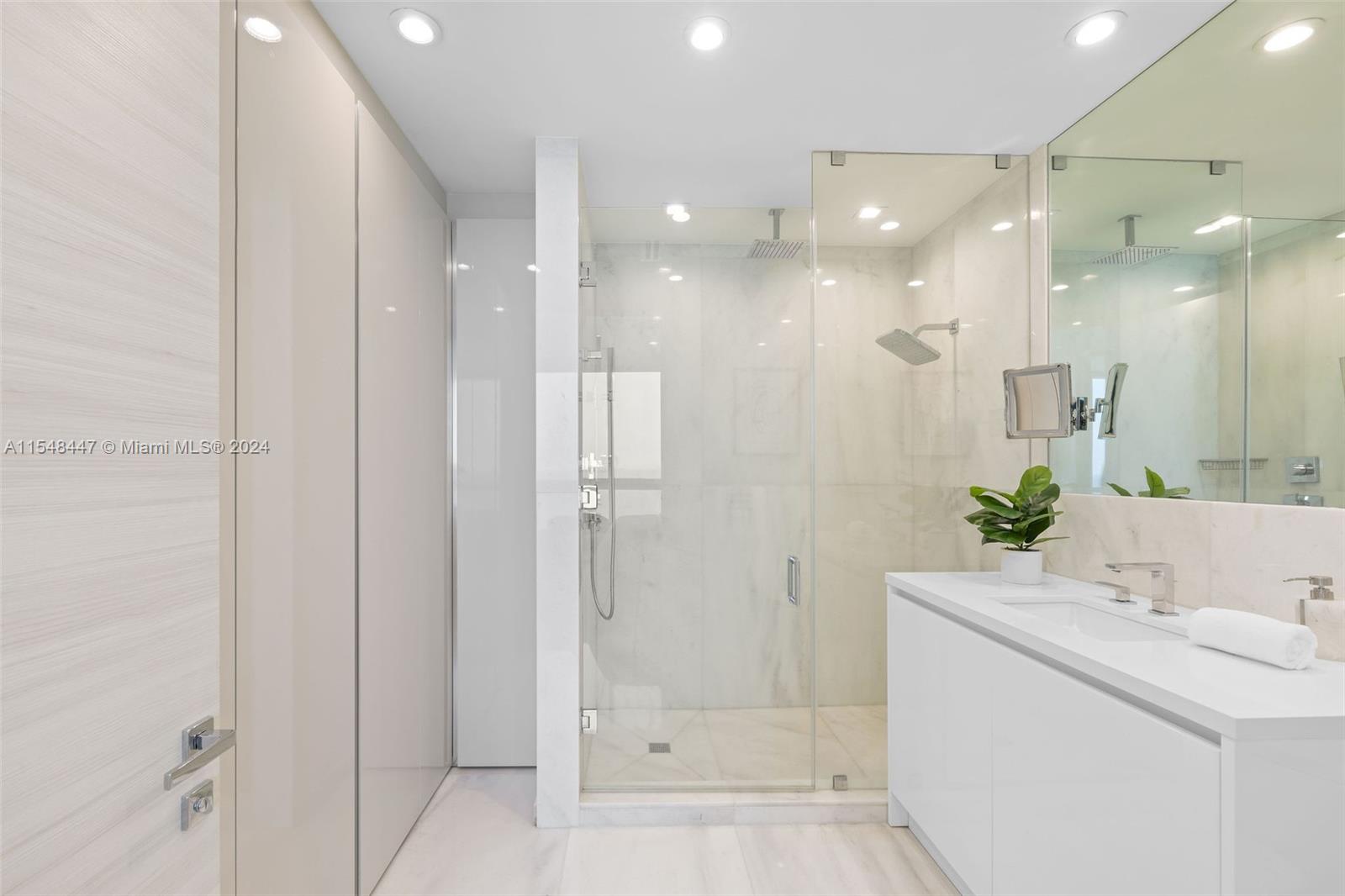 100 S Pointe Dr 2107, Miami Beach, Florida 33139, 2 Bedrooms Bedrooms, ,2 BathroomsBathrooms,Residential,For Sale,100 S Pointe Dr 2107,A11548447