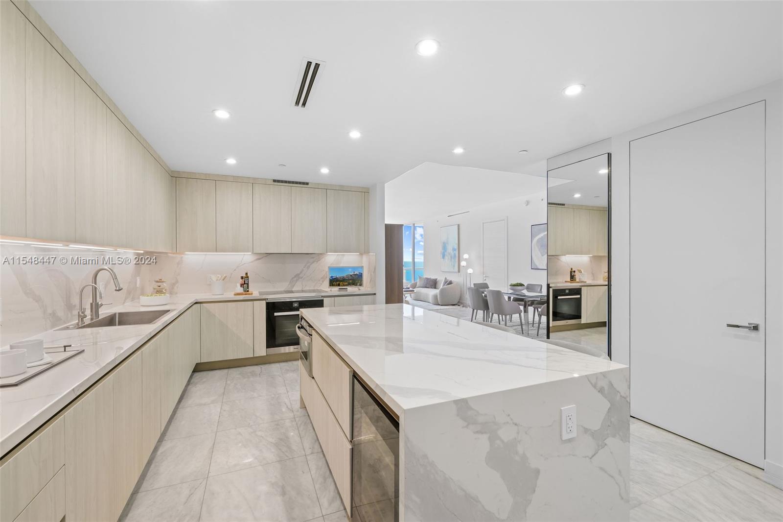 100 S Pointe Dr 2107, Miami Beach, Florida 33139, 2 Bedrooms Bedrooms, ,2 BathroomsBathrooms,Residential,For Sale,100 S Pointe Dr 2107,A11548447