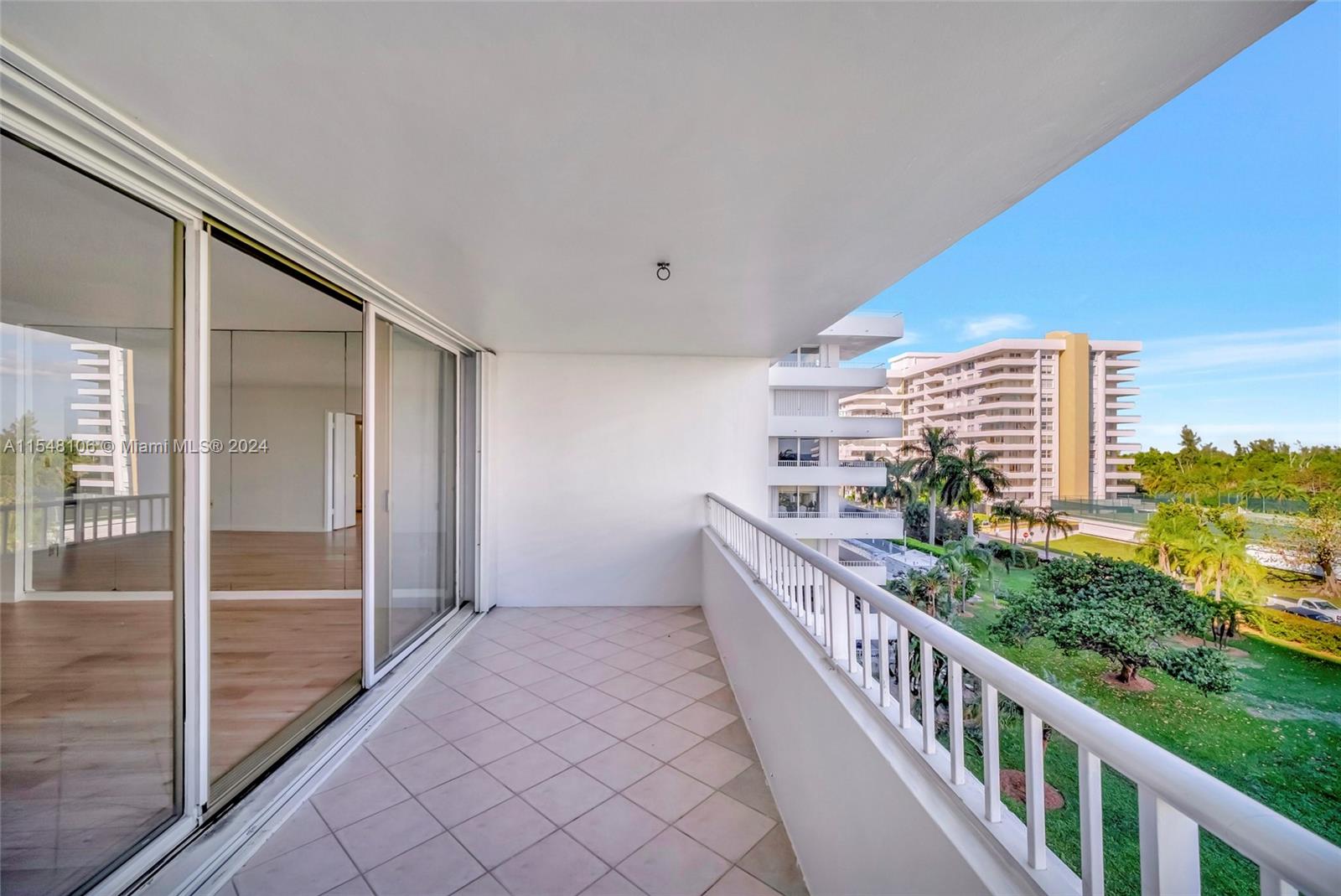 Key Biscayne, FL, 33149 United States, 1 Bedroom Bedrooms, ,1 BathroomBathrooms,Residential,For Sale,A11548106