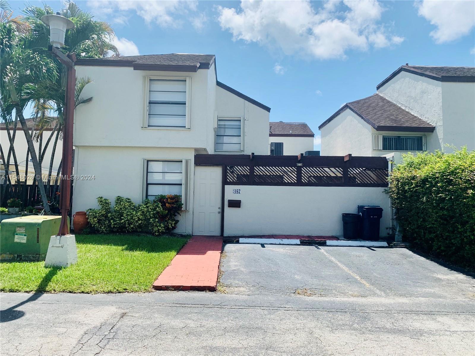 487 98th Ct, Miami, FL, 33172 United States, 3 Bedrooms Bedrooms, ,2 BathroomsBathrooms,Residential,For Sale,98th Ct,A11548028