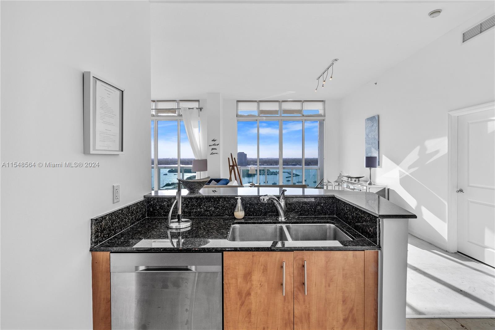 7900 Harbor Island Dr PH22, North Bay Village, Florida 33141, 2 Bedrooms Bedrooms, ,2 BathroomsBathrooms,Residential,For Sale,7900 Harbor Island Dr PH22,A11548564