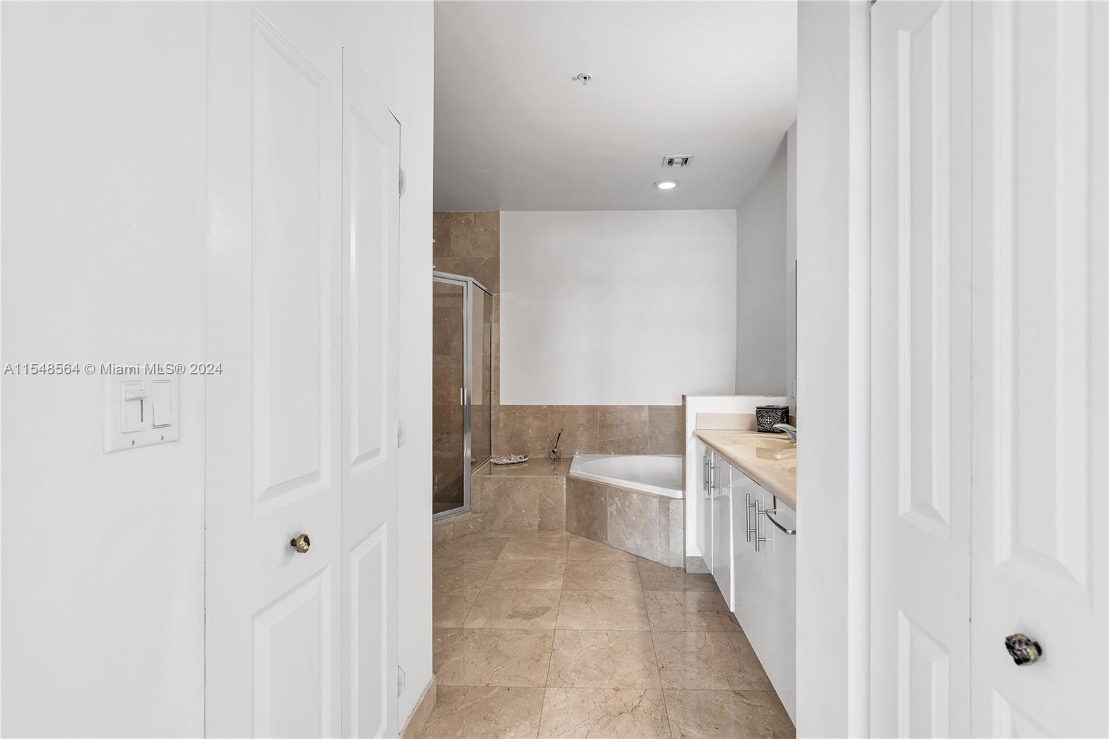 7900 Harbor Island Dr PH22, North Bay Village, Florida 33141, 2 Bedrooms Bedrooms, ,2 BathroomsBathrooms,Residential,For Sale,7900 Harbor Island Dr PH22,A11548564