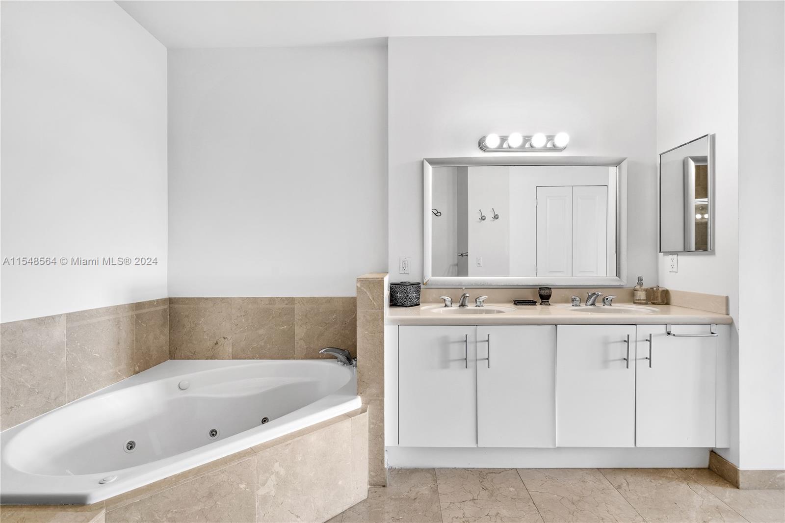 7900 Harbor Island Dr PH22, North Bay Village, Florida 33141, 2 Bedrooms Bedrooms, ,2 BathroomsBathrooms,Residential,For Sale,7900 Harbor Island Dr PH22,A11548564