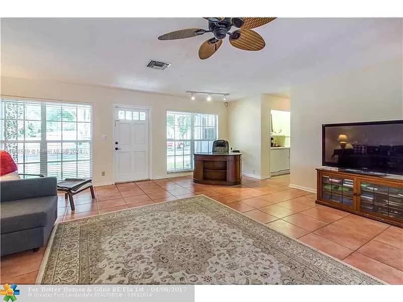 701 Garden Ct, Plantation, FL, 33317 United States, 2 Bedrooms Bedrooms, ,2 BathroomsBathrooms,Residential,For Sale,Garden Ct,A11548589