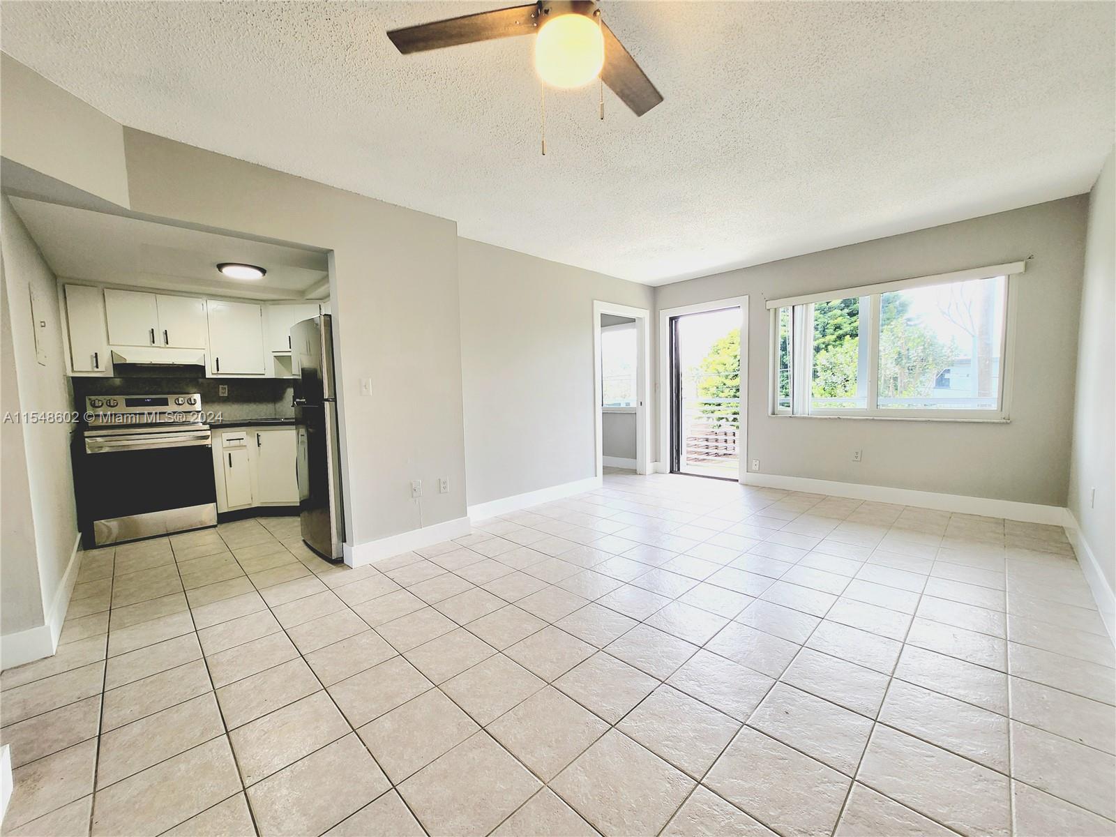 335 SW 20th St 7, Fort Lauderdale, Florida 33315, 2 Bedrooms Bedrooms, ,1 BathroomBathrooms,Residentiallease,For Rent,335 SW 20th St 7,A11548602