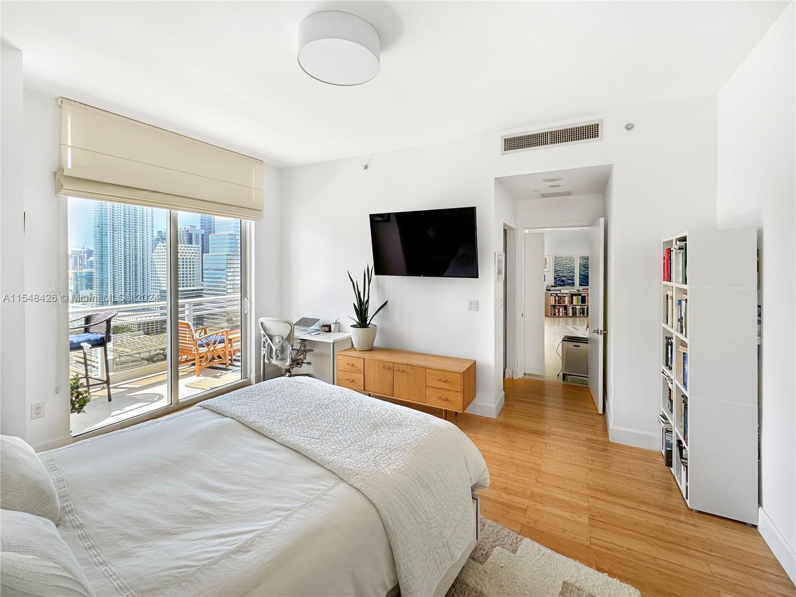 901 Brickell Key Blvd 3001, Miami, Florida 33131, 1 Bedroom Bedrooms, ,1 BathroomBathrooms,Residential,For Sale,901 Brickell Key Blvd 3001,A11548426