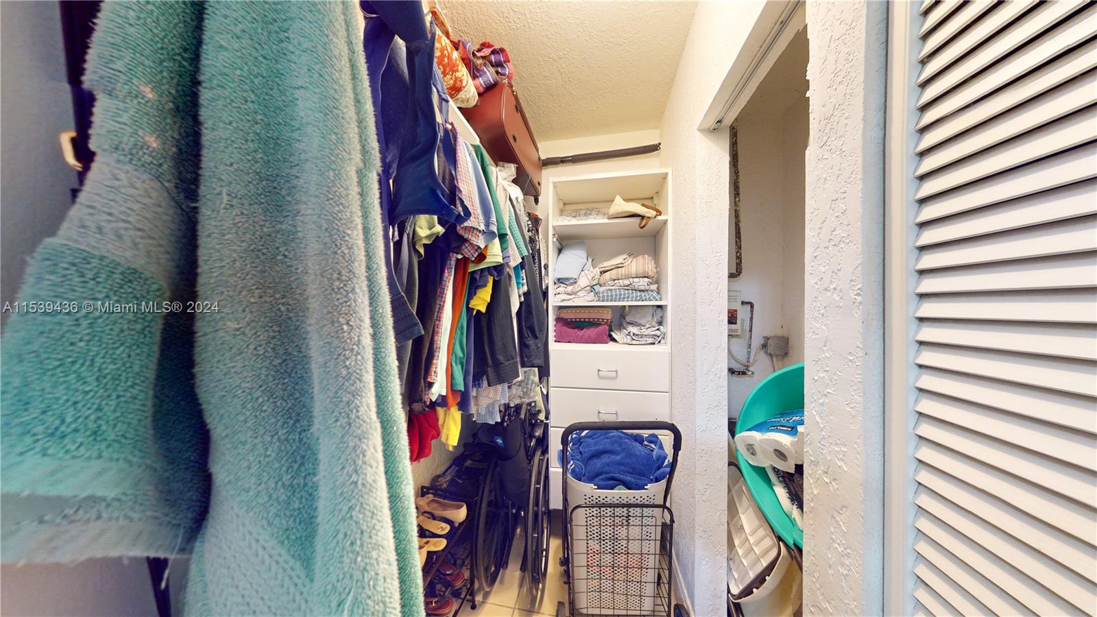 890 45 AV, Miami, FL, 33126 United States, 1 Bedroom Bedrooms, ,1 BathroomBathrooms,Residential,For Sale,45 AV,A11539436