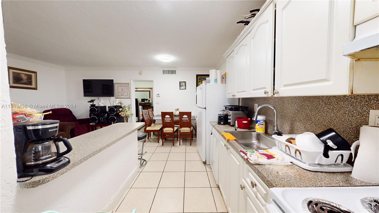 890 NW 45 AV 10, Miami, Florida 33126, 1 Bedroom Bedrooms, ,1 BathroomBathrooms,Residential,For Sale,890 NW 45 AV 10,A11539436