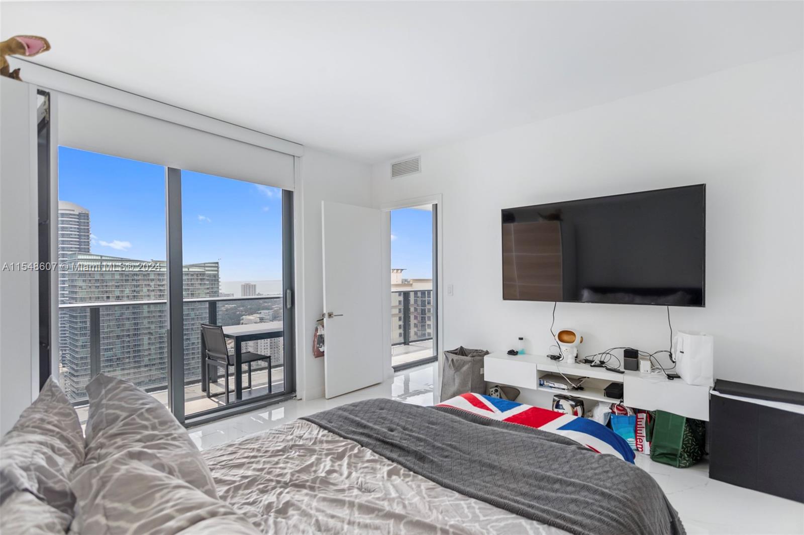 45 SW 9th St 3506, Miami, Florida 33130, 2 Bedrooms Bedrooms, ,2 BathroomsBathrooms,Residential,For Sale,45 SW 9th St 3506,A11548607