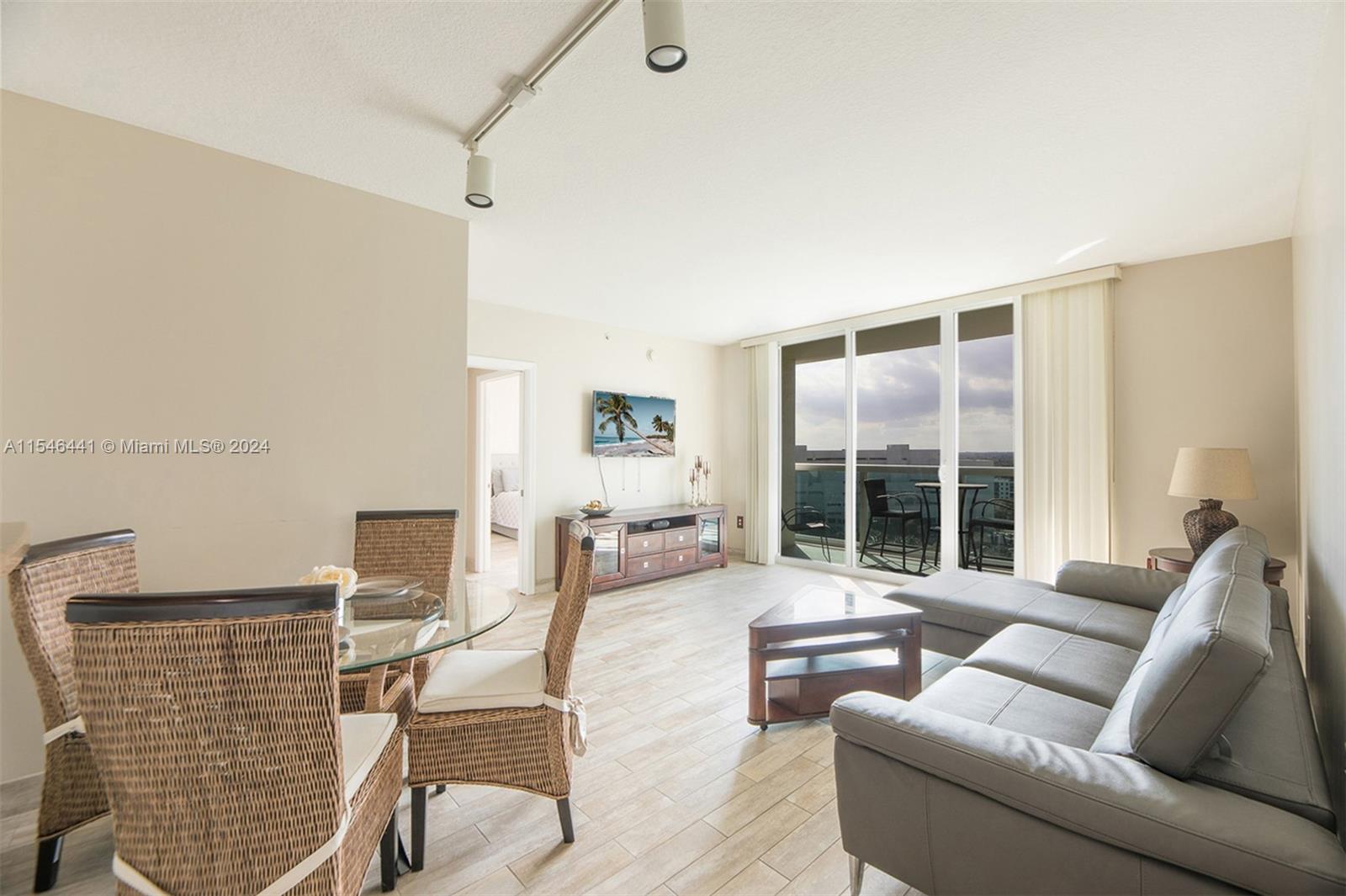 347 N New River Dr E 1505, Fort Lauderdale, Florida 33301, 2 Bedrooms Bedrooms, ,2 BathroomsBathrooms,Residential,For Sale,347 N New River Dr E 1505,A11546441