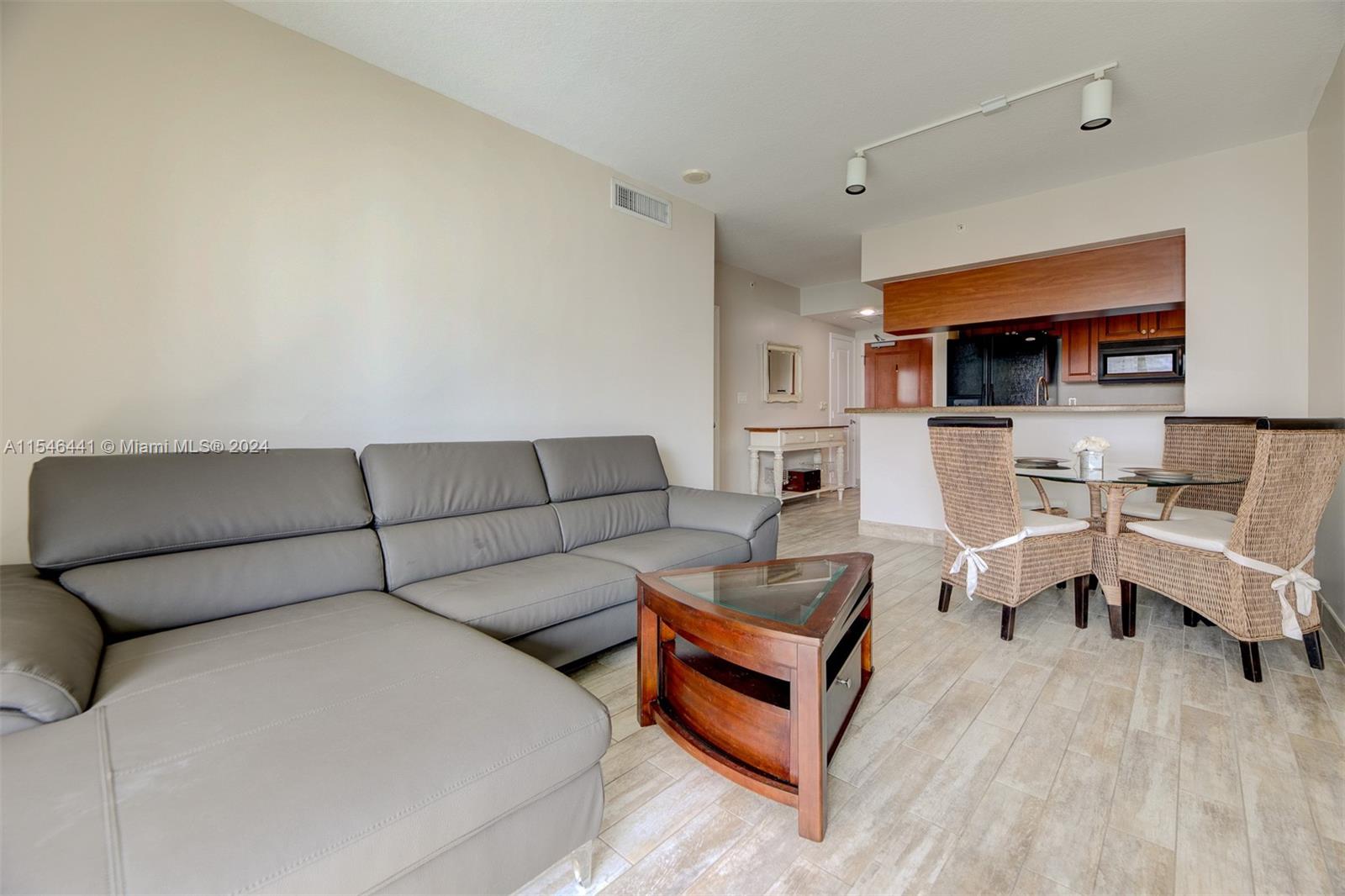 347 N New River Dr E 1505, Fort Lauderdale, Florida 33301, 2 Bedrooms Bedrooms, ,2 BathroomsBathrooms,Residential,For Sale,347 N New River Dr E 1505,A11546441