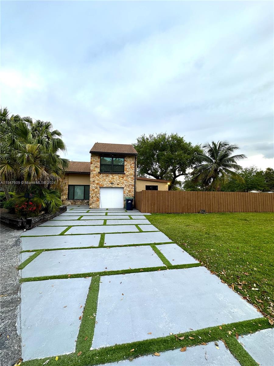 11323 74th Ter, Miami, FL, 33173 United States, 5 Bedrooms Bedrooms, ,4 BathroomsBathrooms,Residential,For Sale,74th Ter,A11547609