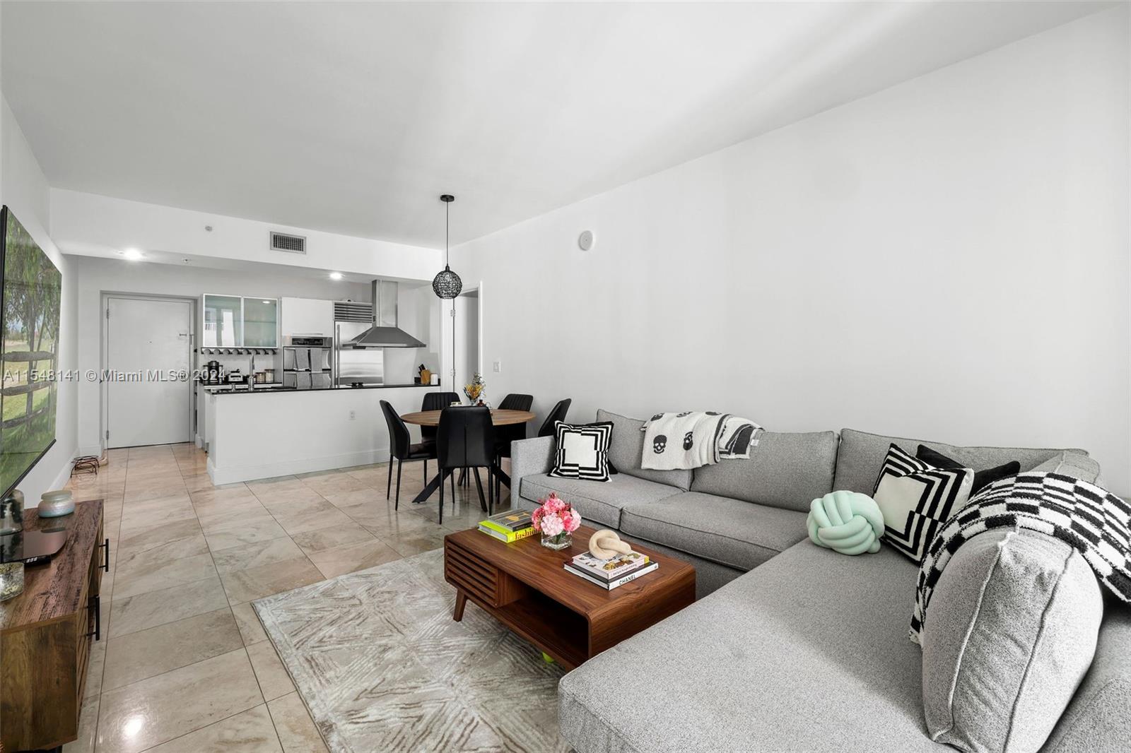 218 SE 14th St 1608, Miami, Florida 33131, 1 Bedroom Bedrooms, ,1 BathroomBathrooms,Residential,For Sale,218 SE 14th St 1608,A11548141