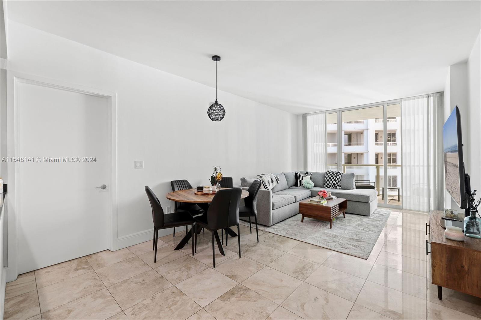 218 SE 14th St 1608, Miami, Florida 33131, 1 Bedroom Bedrooms, ,1 BathroomBathrooms,Residential,For Sale,218 SE 14th St 1608,A11548141