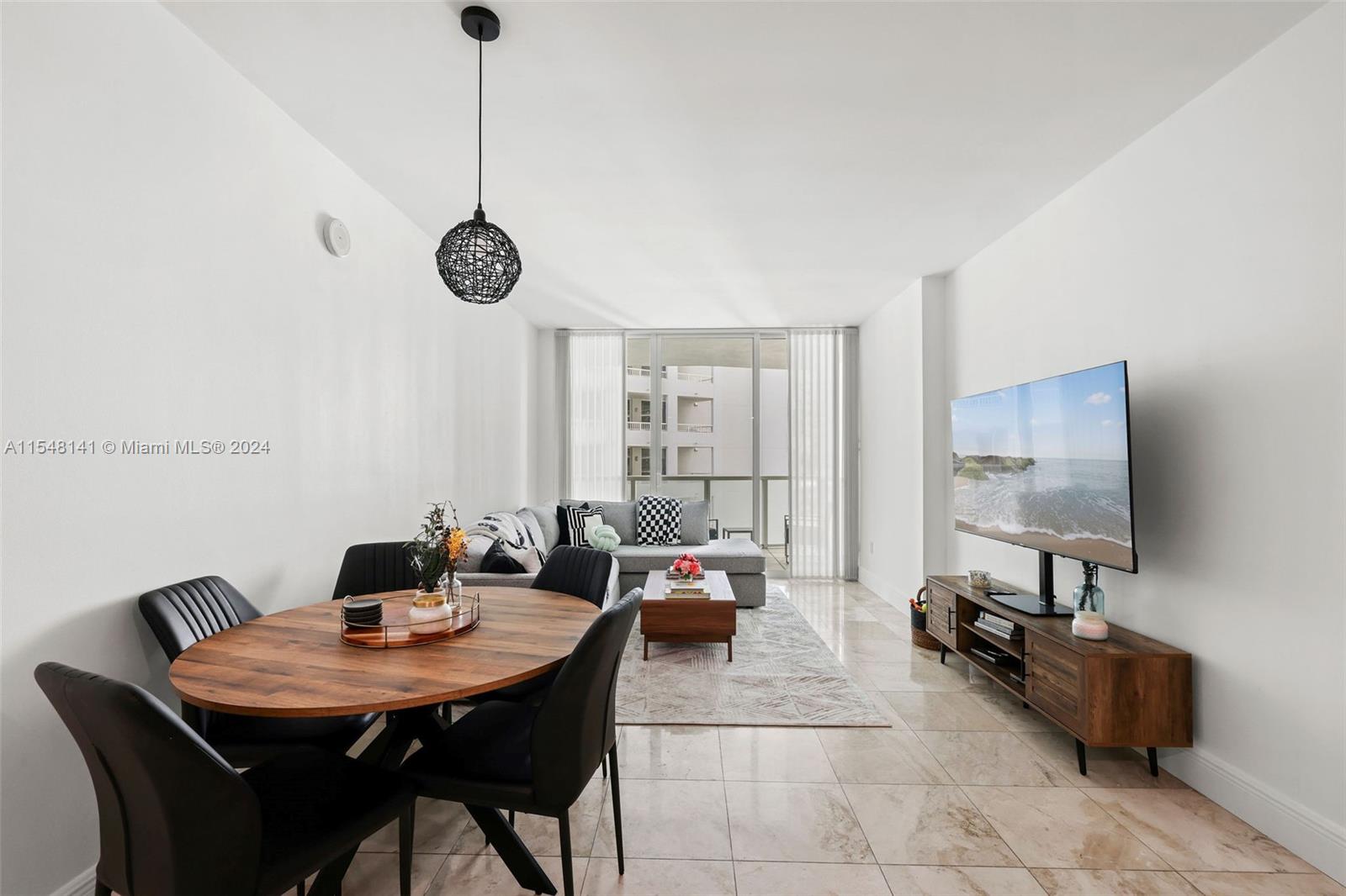 218 SE 14th St 1608, Miami, Florida 33131, 1 Bedroom Bedrooms, ,1 BathroomBathrooms,Residential,For Sale,218 SE 14th St 1608,A11548141