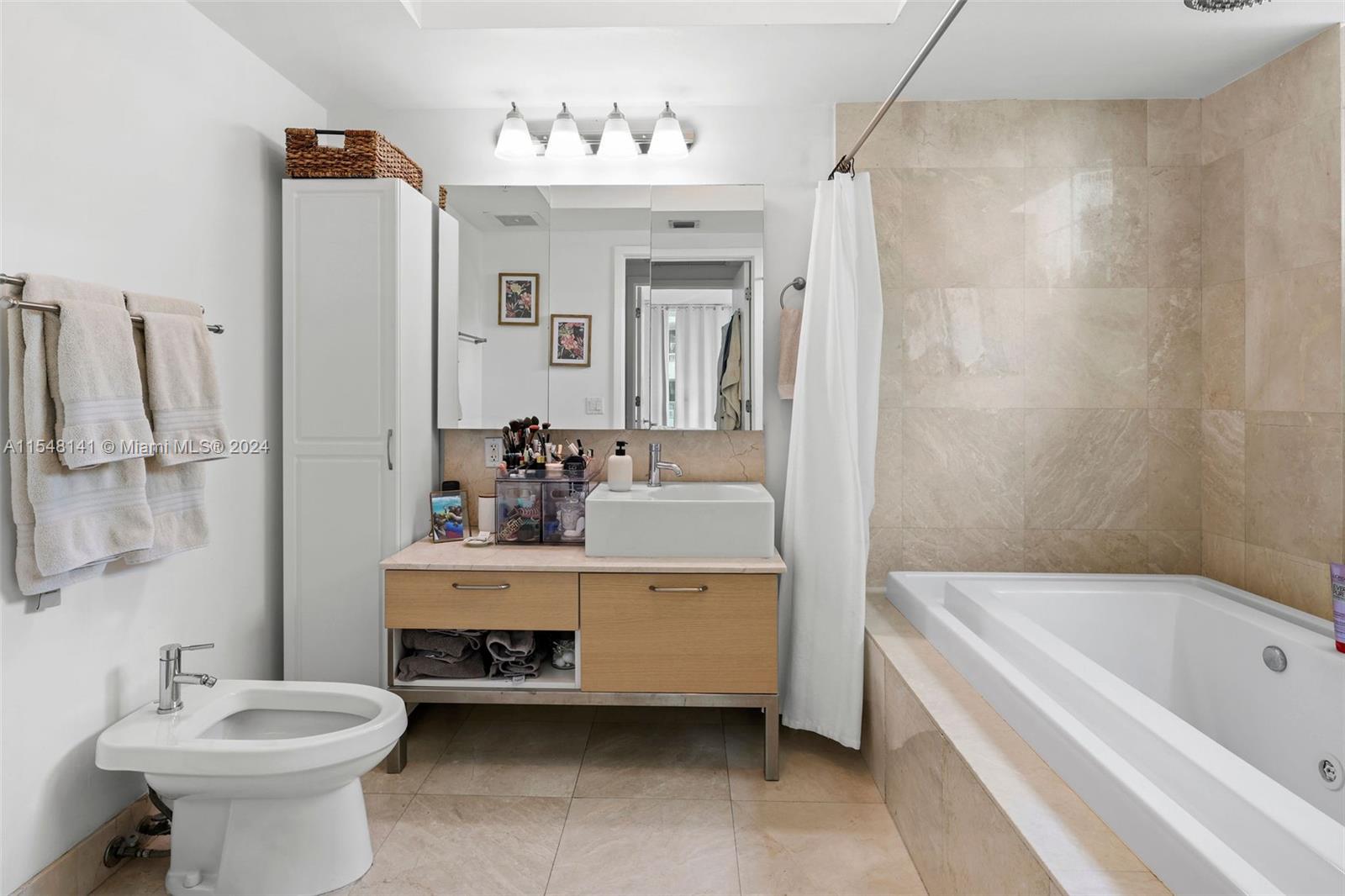 218 SE 14th St 1608, Miami, Florida 33131, 1 Bedroom Bedrooms, ,1 BathroomBathrooms,Residential,For Sale,218 SE 14th St 1608,A11548141