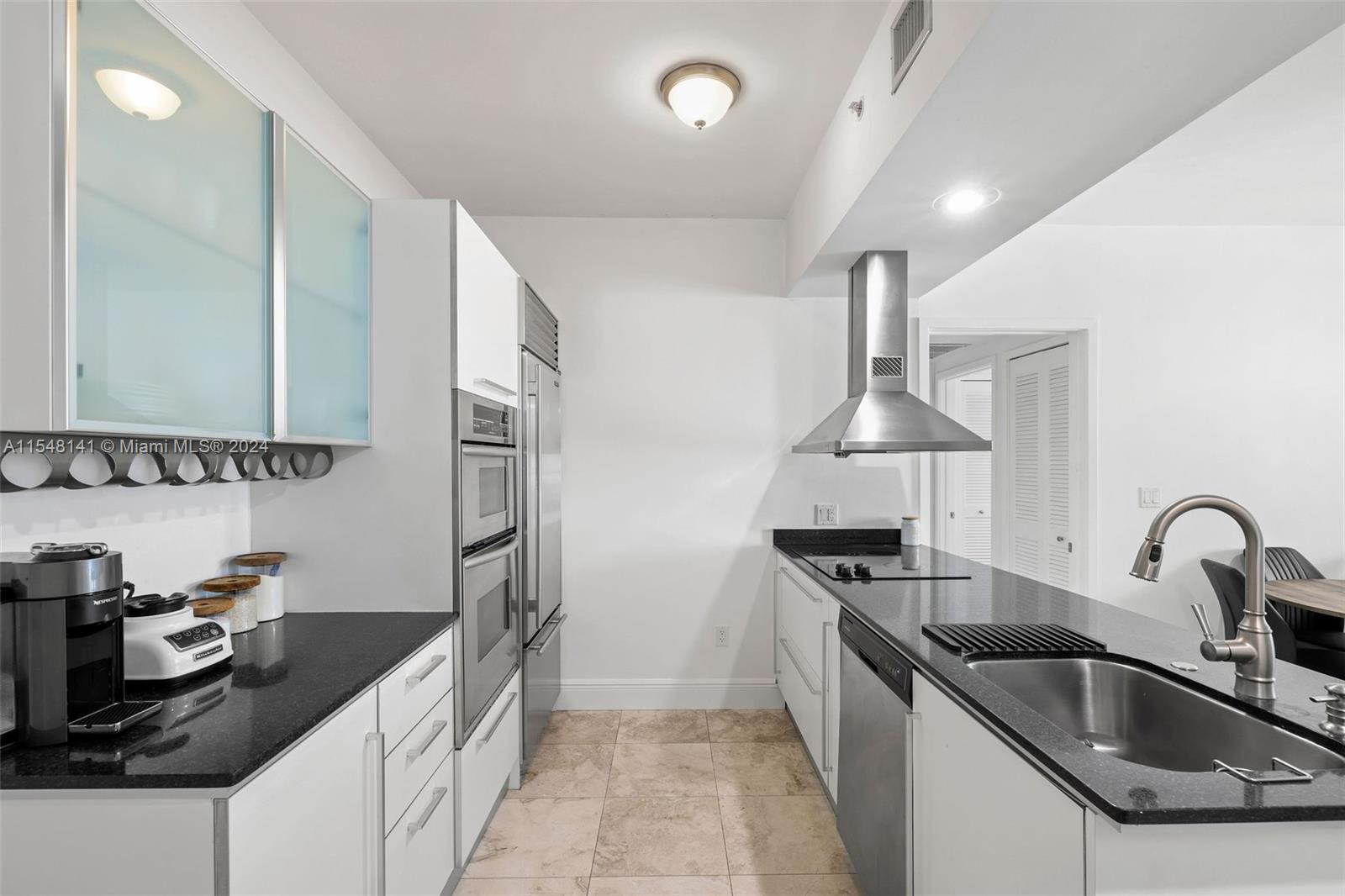 218 14th St, Miami, FL, 33131 United States, 1 Bedroom Bedrooms, ,1 BathroomBathrooms,Residential,For Sale,14th St,A11548141