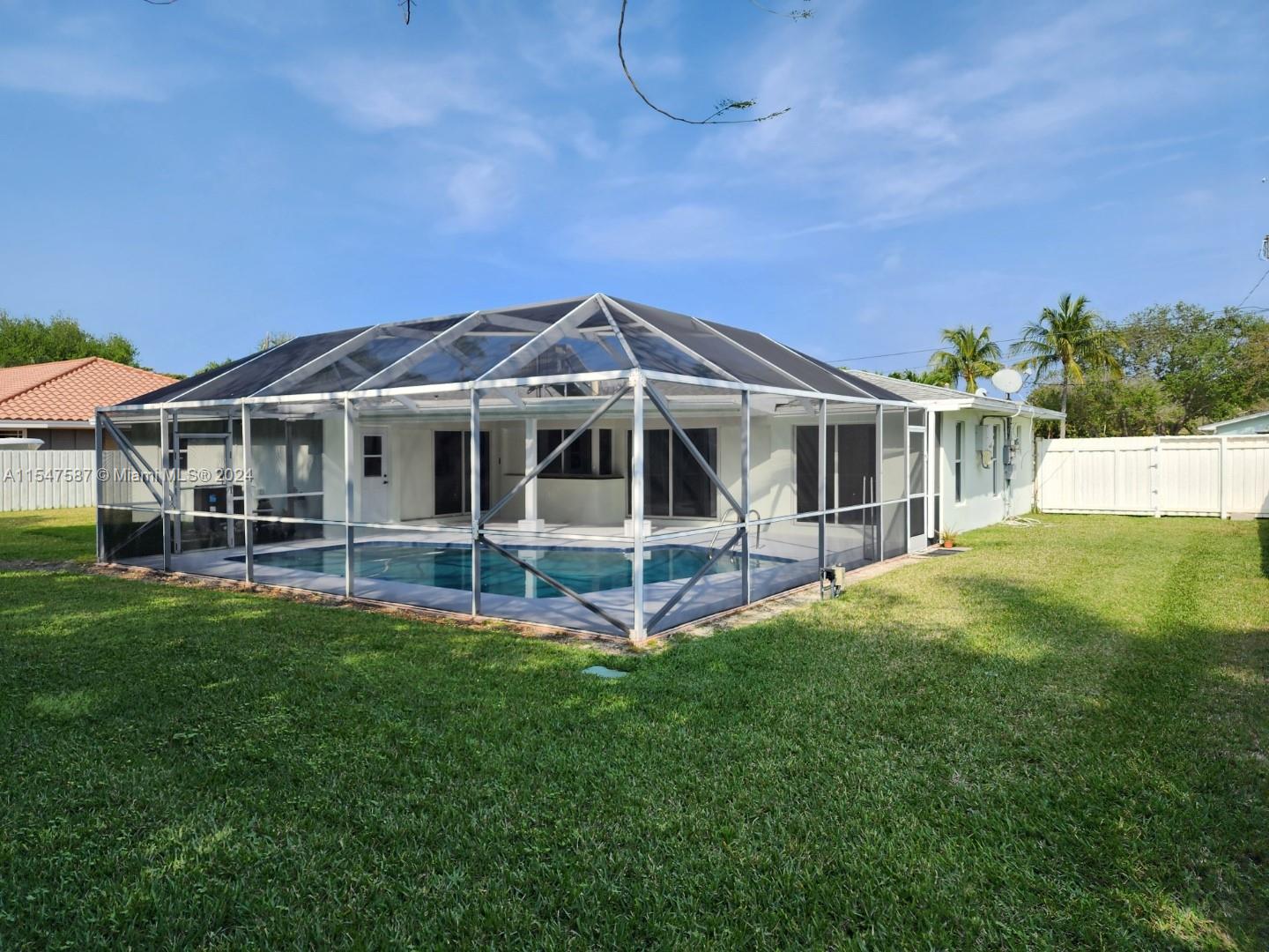 18055 Palm Point Dr., Jupiter, FL, 33458 United States, 4 Bedrooms Bedrooms, ,2 BathroomsBathrooms,Residential,For Sale,Palm Point Dr.,A11547587