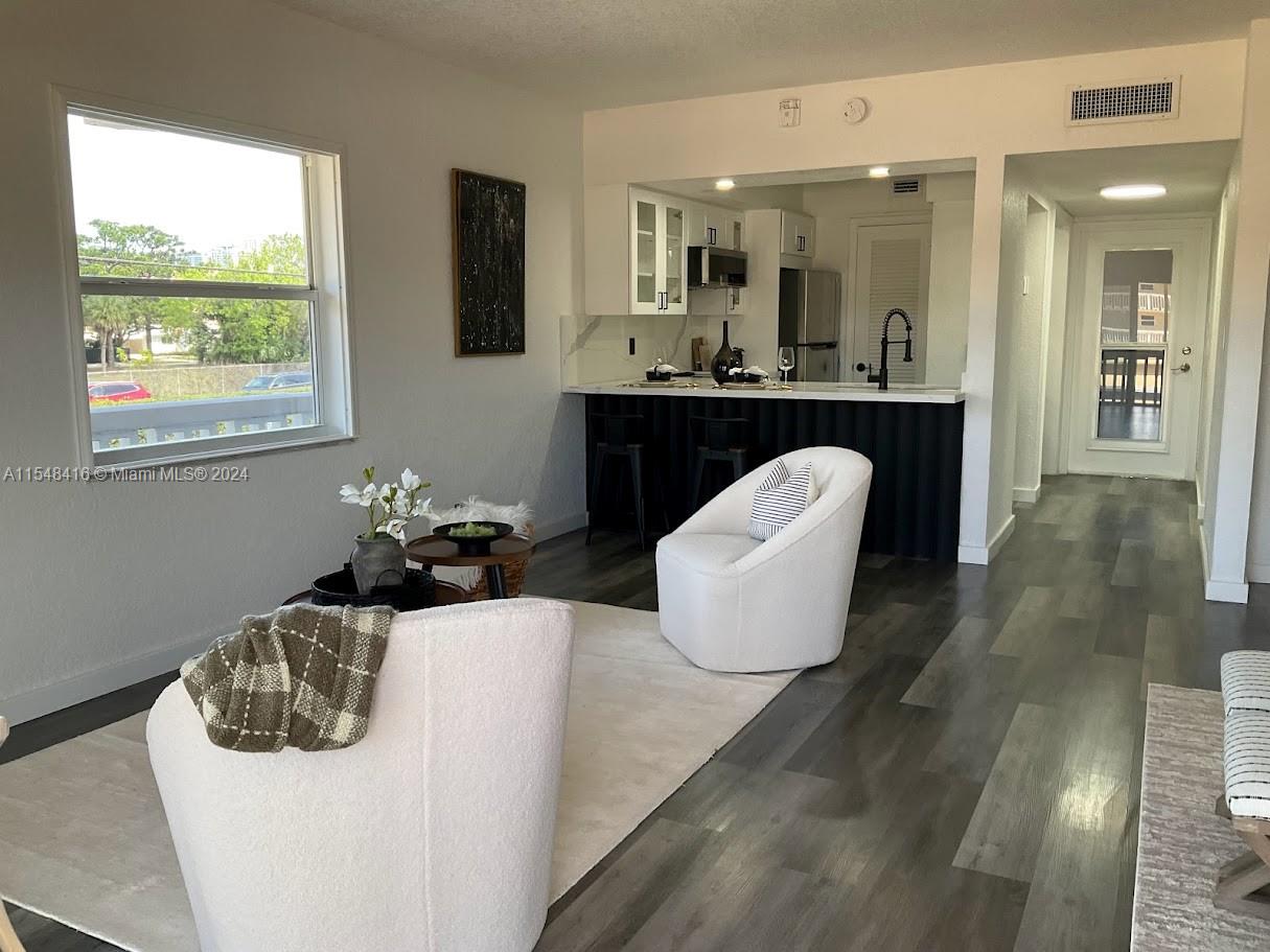 1100 SW 12th St 212, Fort Lauderdale, Florida 33315, ,1 BathroomBathrooms,Residential,For Sale,1100 SW 12th St 212,A11548416