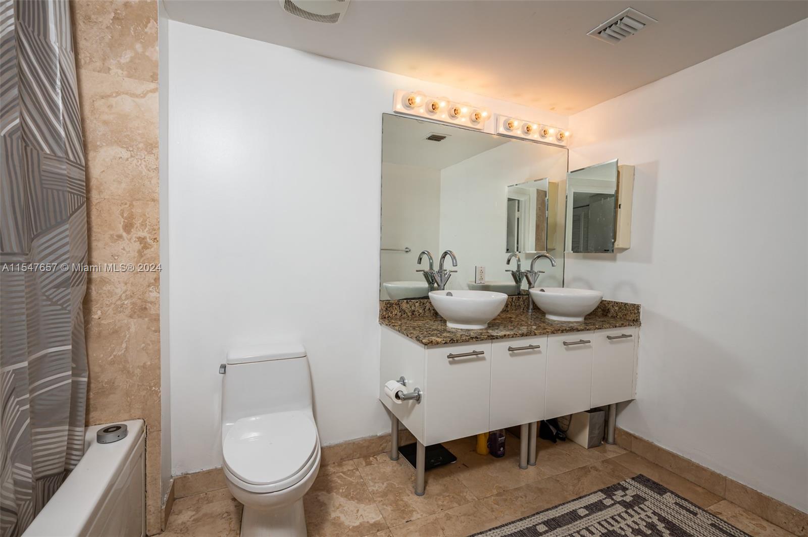 41 5th St, Miami, FL, 33131 United States, 1 Bedroom Bedrooms, ,1 BathroomBathrooms,Residential,For Sale,5th St,A11547657