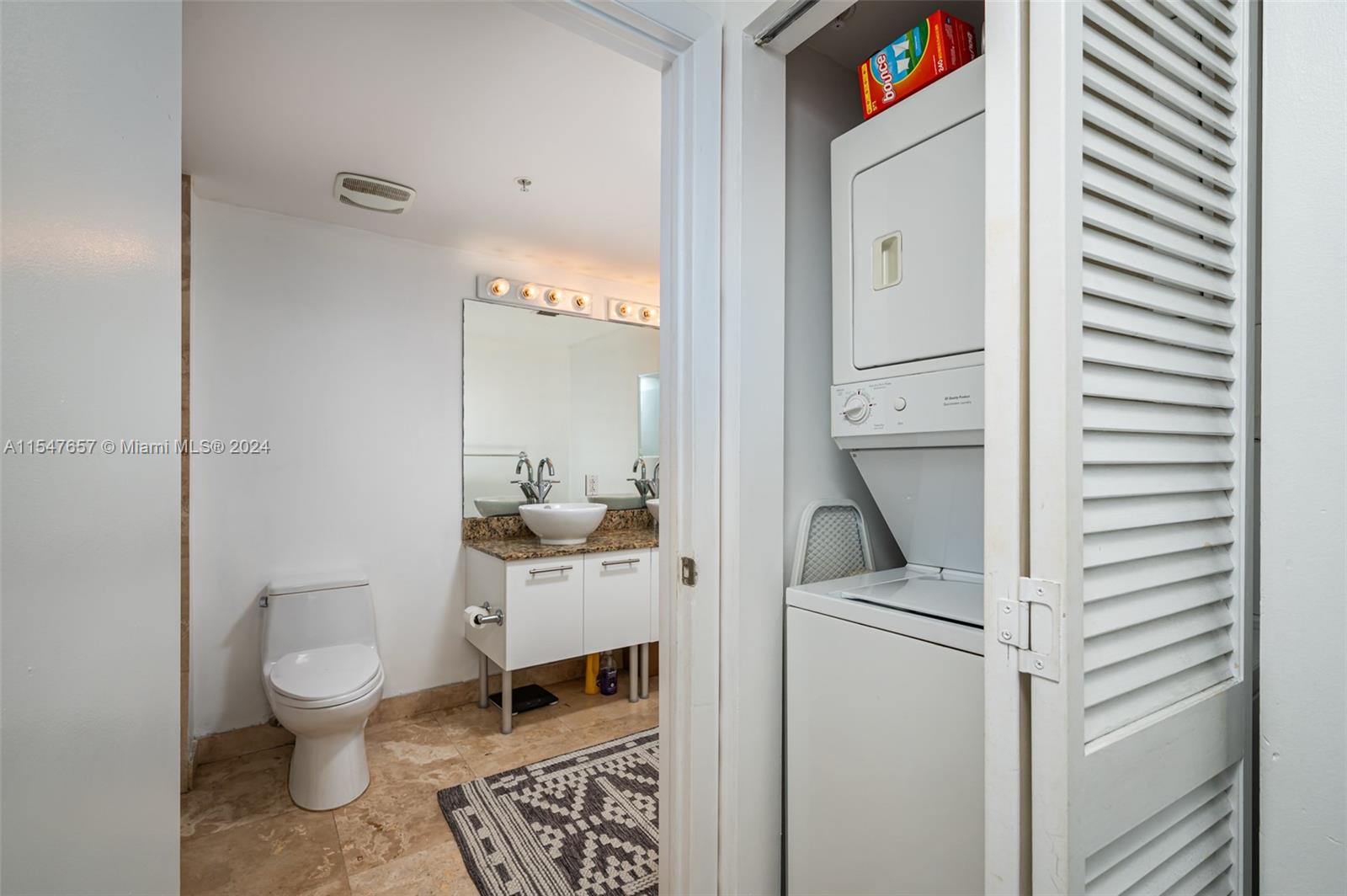 41 SE 5th St 1815, Miami, Florida 33131, 1 Bedroom Bedrooms, 1 Room Rooms,1 BathroomBathrooms,Residential,For Sale,41 SE 5th St 1815,A11547657