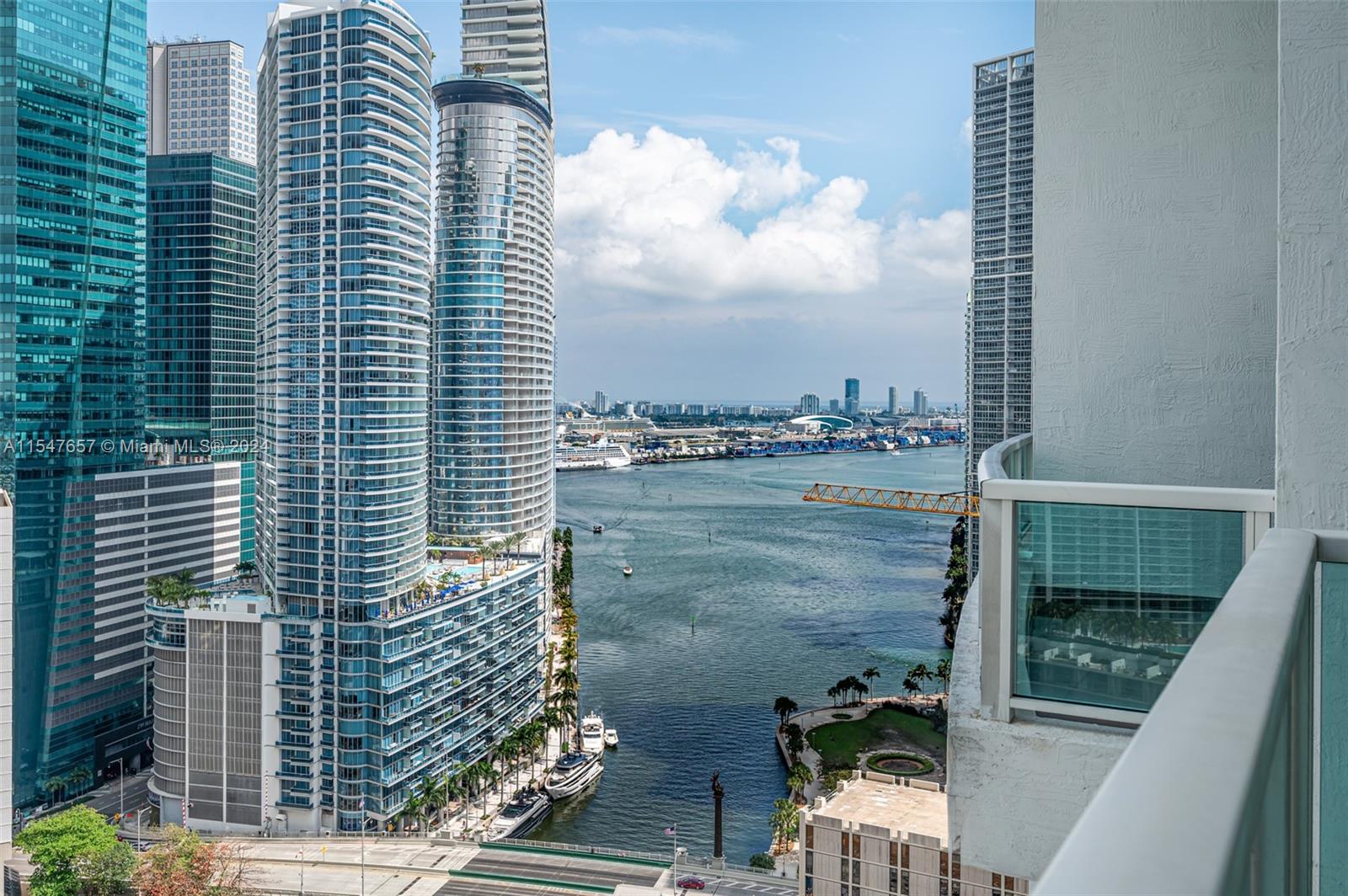 41 SE 5th St 1815, Miami, Florida 33131, 1 Bedroom Bedrooms, 1 Room Rooms,1 BathroomBathrooms,Residential,For Sale,41 SE 5th St 1815,A11547657