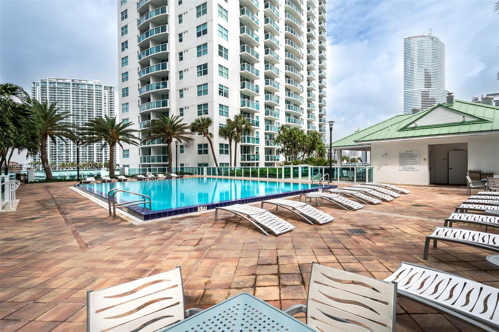 41 SE 5th St 2006, Miami, Florida 33131, 1 Bedroom Bedrooms, ,1 BathroomBathrooms,Residential,For Sale,41 SE 5th St 2006,A11547576