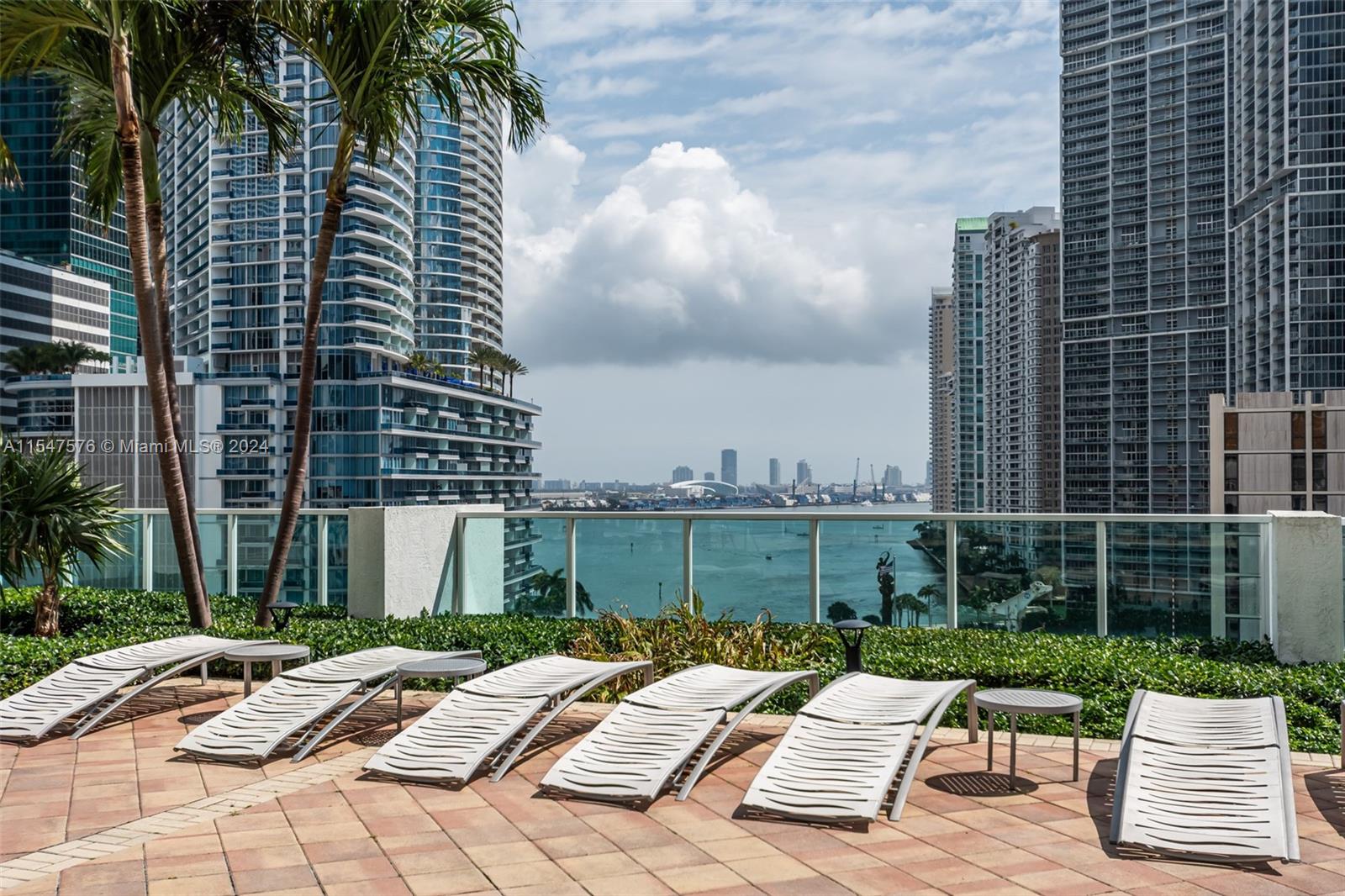 41 SE 5th St 2006, Miami, Florida 33131, 1 Bedroom Bedrooms, ,1 BathroomBathrooms,Residential,For Sale,41 SE 5th St 2006,A11547576