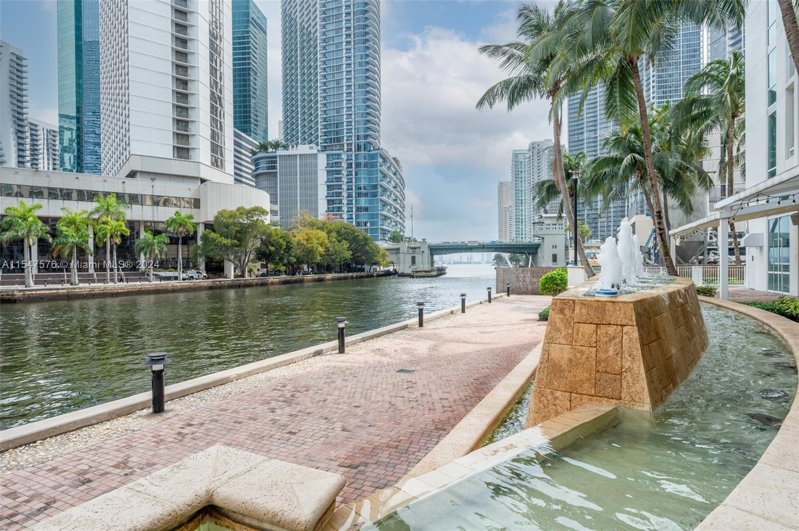 41 SE 5th St 2006, Miami, Florida 33131, 1 Bedroom Bedrooms, ,1 BathroomBathrooms,Residential,For Sale,41 SE 5th St 2006,A11547576