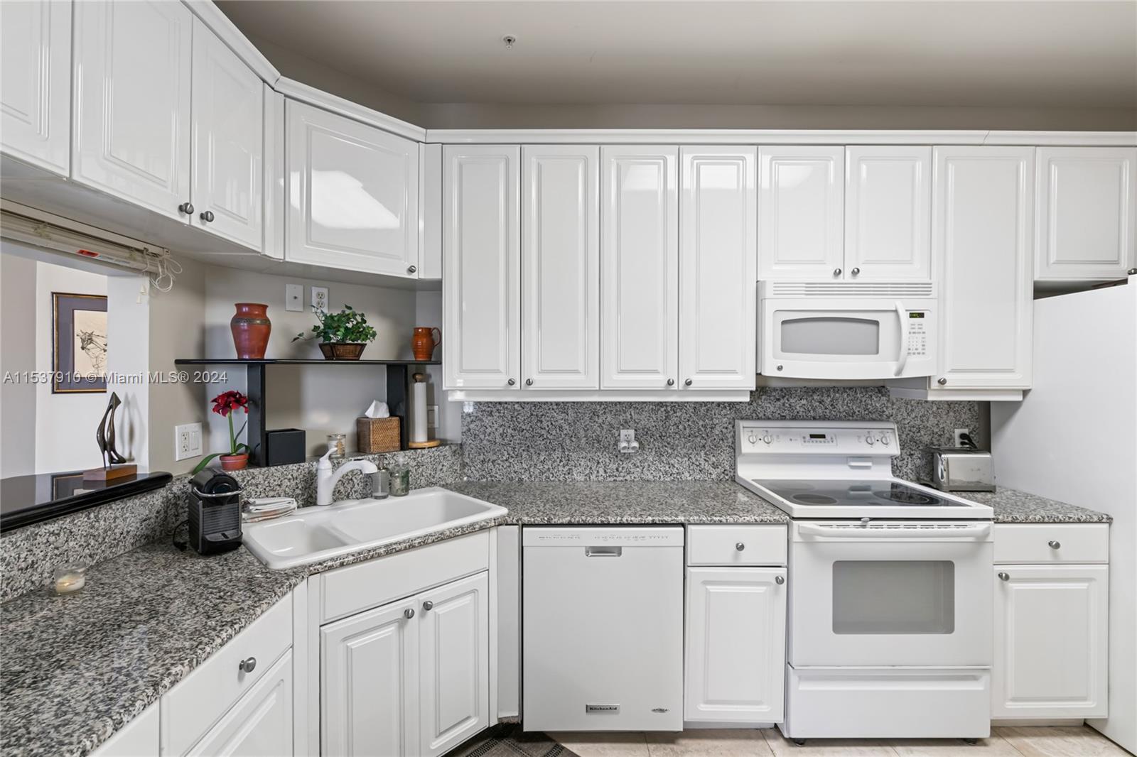 888 Brickell Key Dr 408, Miami, Florida 33131, 2 Bedrooms Bedrooms, ,2 BathroomsBathrooms,Residential,For Sale,888 Brickell Key Dr 408,A11537910