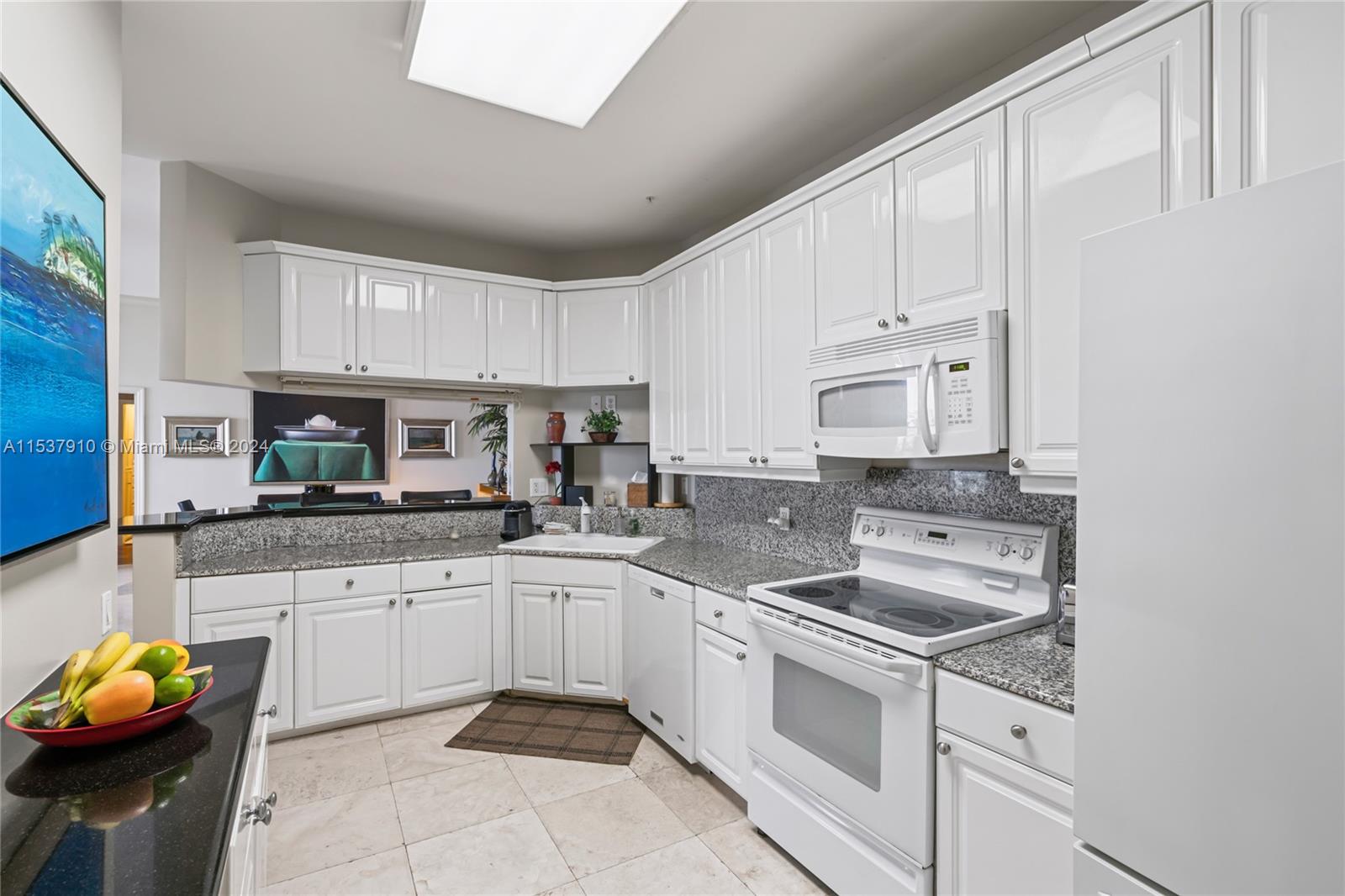 888 Brickell Key Dr 408, Miami, Florida 33131, 2 Bedrooms Bedrooms, ,2 BathroomsBathrooms,Residential,For Sale,888 Brickell Key Dr 408,A11537910