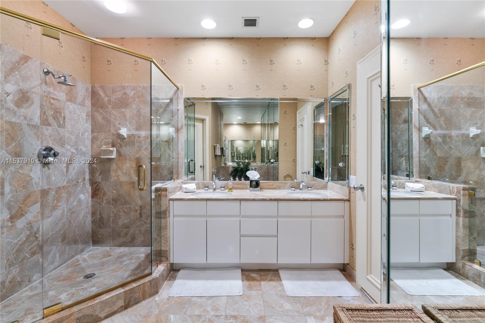 888 Brickell Key Dr 408, Miami, Florida 33131, 2 Bedrooms Bedrooms, ,2 BathroomsBathrooms,Residential,For Sale,888 Brickell Key Dr 408,A11537910