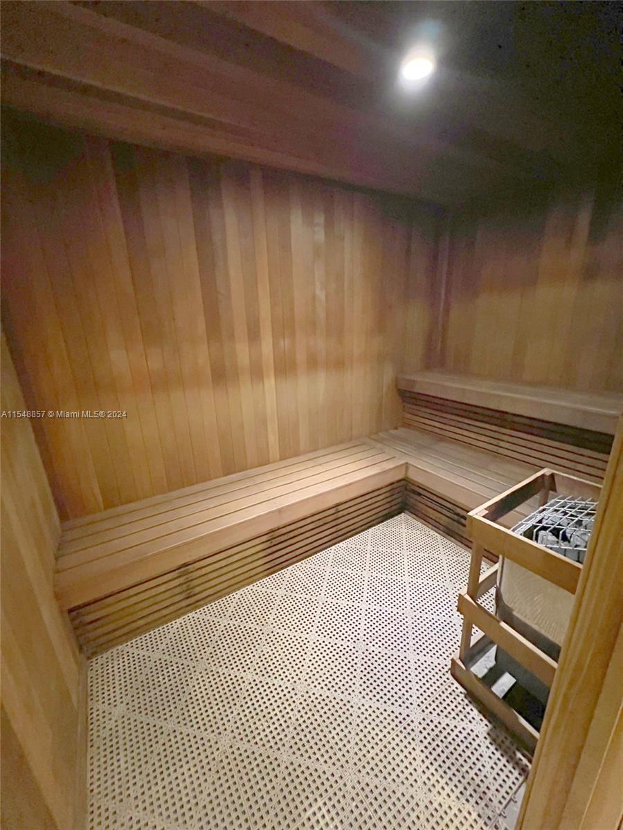 690 SW 1st Ct 1032, Miami, Florida 33130, 1 Bedroom Bedrooms, ,1 BathroomBathrooms,Residential,For Sale,690 SW 1st Ct 1032,A11548857