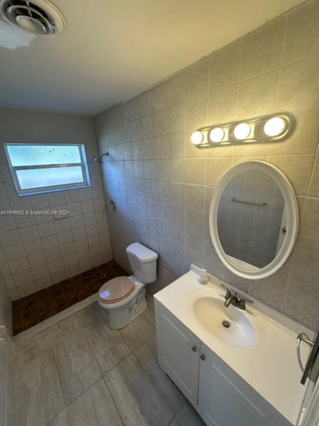 1400 138th St, Miami, FL, 33167 United States, 4 Bedrooms Bedrooms, ,2 BathroomsBathrooms,Residential,For Sale,138th St,A11548862