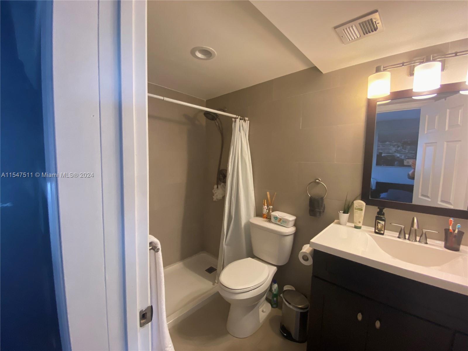 6045 NW 186th St 117, Hialeah, Florida 33015, 2 Bedrooms Bedrooms, ,2 BathroomsBathrooms,Residential,For Sale,6045 NW 186th St 117,A11547511