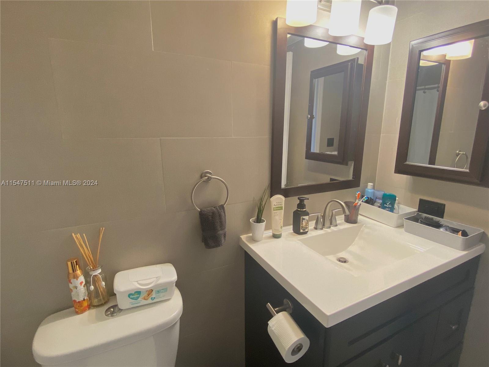 6045 NW 186th St 117, Hialeah, Florida 33015, 2 Bedrooms Bedrooms, ,2 BathroomsBathrooms,Residential,For Sale,6045 NW 186th St 117,A11547511