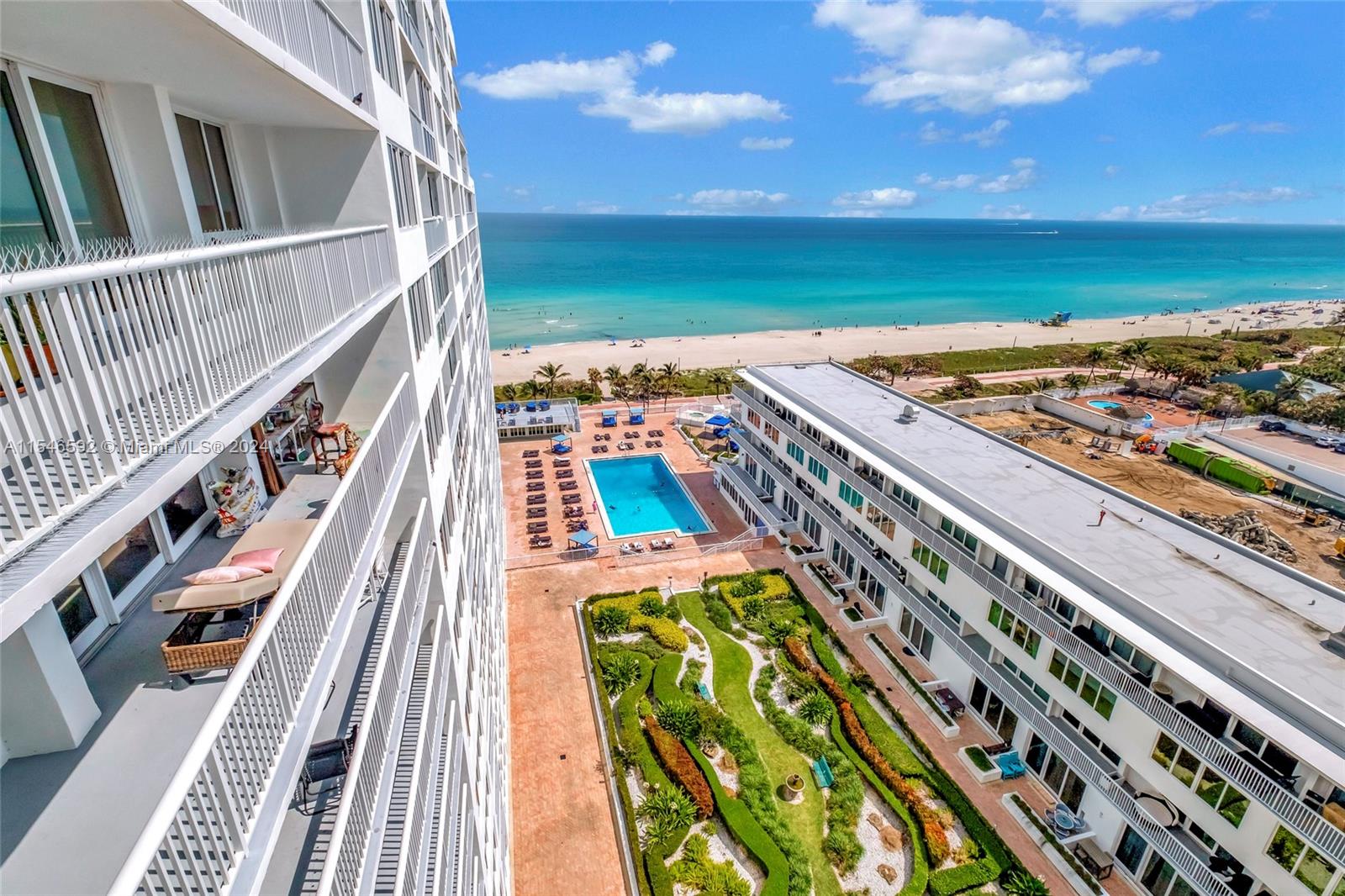 Welcome to our stunning oceanfront 1Bed 1Bath in Miami Beach! This cozy and modern retreat offers access to a private dock and heated pool, and a gym with panoramic ocean views. Available for seasonal and yearly rates furnished and unfurnished. Book now for an extraordinary stay in paradise!