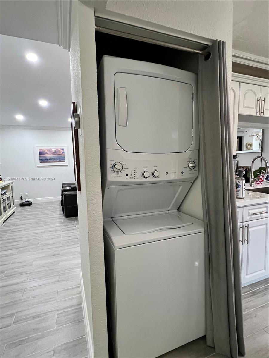 17274 NW 60th Ct, Hialeah, Florida 33015, 2 Bedrooms Bedrooms, ,2 BathroomsBathrooms,Residential,For Sale,17274 NW 60th Ct,A11548878