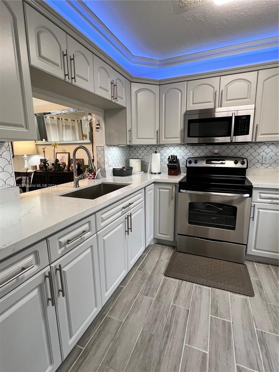 17274 NW 60th Ct, Hialeah, Florida 33015, 2 Bedrooms Bedrooms, ,2 BathroomsBathrooms,Residential,For Sale,17274 NW 60th Ct,A11548878