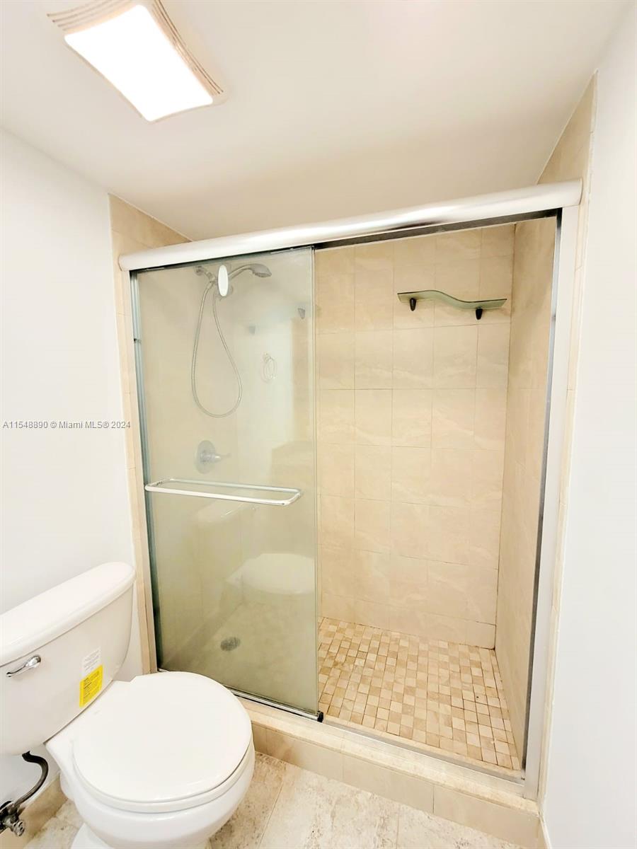 250 174th St, Sunny Isles Beach, FL, 33160 United States, 1 Bedroom Bedrooms, ,1 BathroomBathrooms,Residential,For Sale,174th St,A11548890