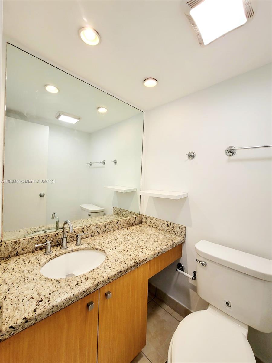 250 174th St, Sunny Isles Beach, FL, 33160 United States, 1 Bedroom Bedrooms, ,1 BathroomBathrooms,Residential,For Sale,174th St,A11548890