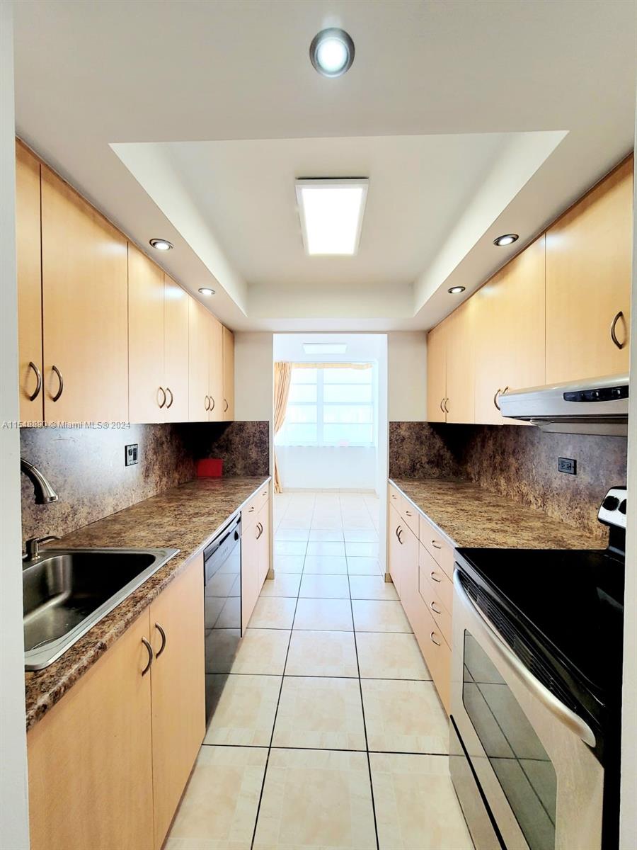 250 174th St, Sunny Isles Beach, FL, 33160 United States, 1 Bedroom Bedrooms, ,1 BathroomBathrooms,Residential,For Sale,174th St,A11548890