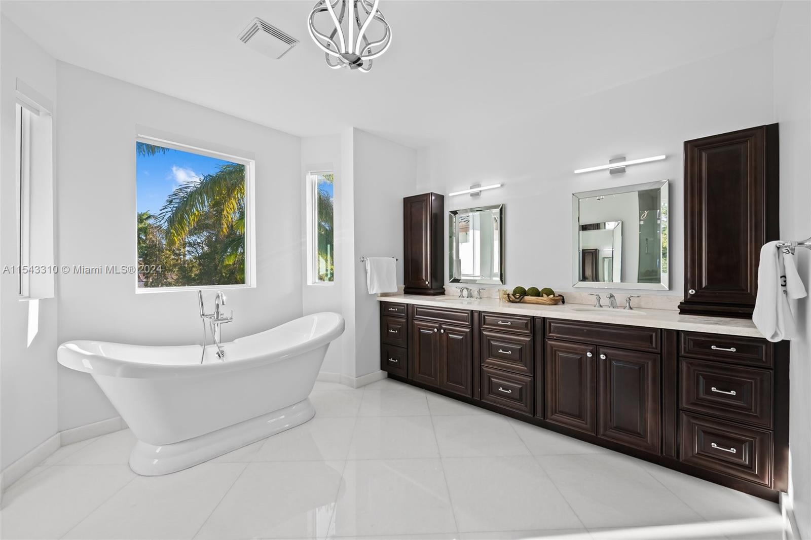 1333 Madison St, Hollywood, Florida 33019, 3 Bedrooms Bedrooms, ,2 BathroomsBathrooms,Residential,For Sale,1333 Madison St,A11543310