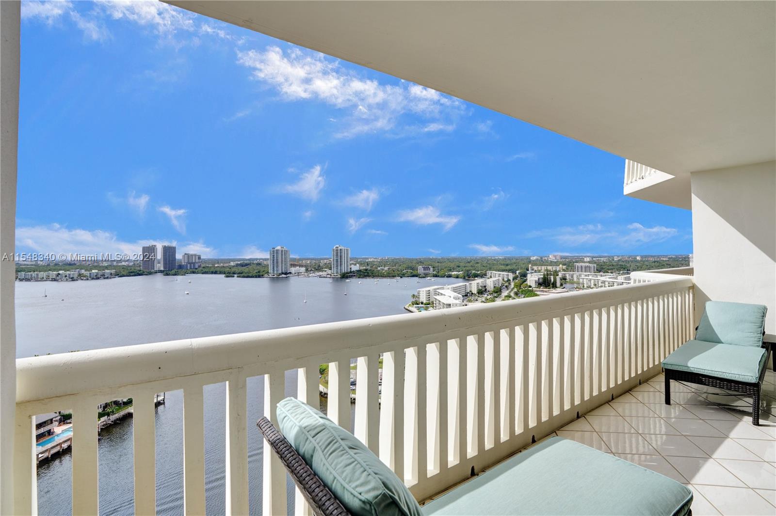 1000 Island Blvd, Aventura, FL, 33160 United States, 3 Bedrooms Bedrooms, ,2 BathroomsBathrooms,Residential,For Sale,Island Blvd,A11548340