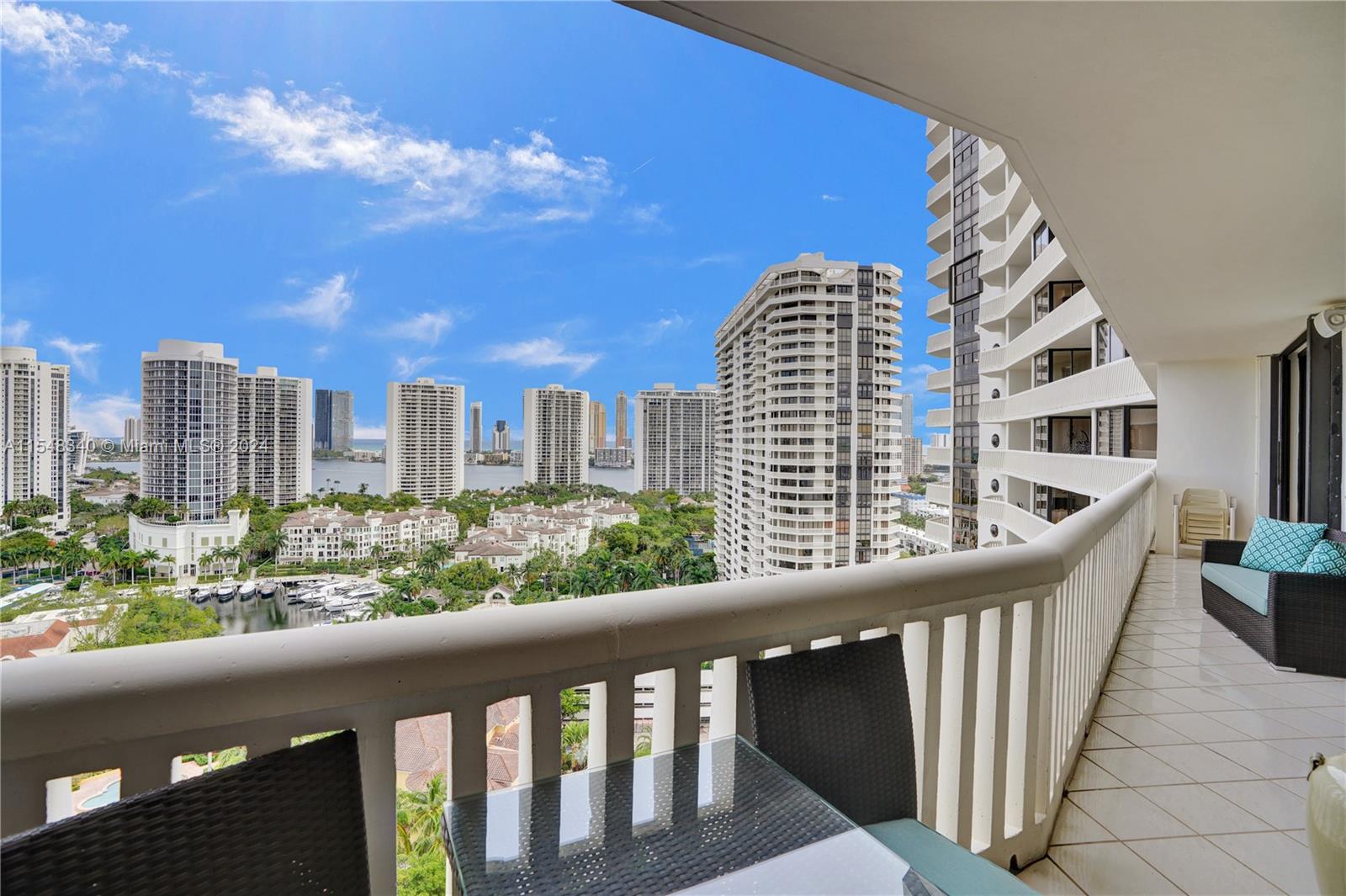 1000 Island Blvd, Aventura, FL, 33160 United States, 3 Bedrooms Bedrooms, ,2 BathroomsBathrooms,Residential,For Sale,Island Blvd,A11548340