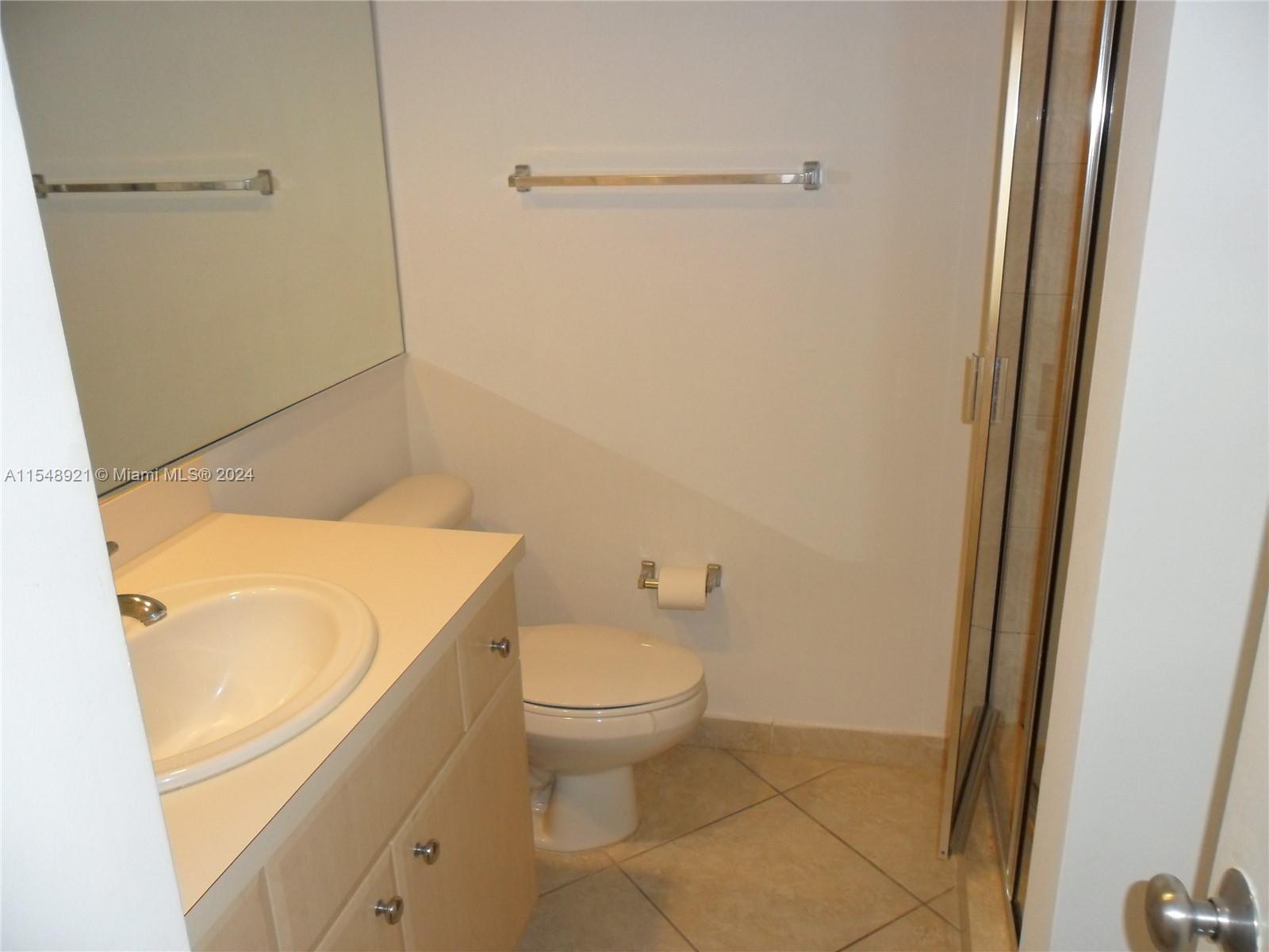 5600 Collins Ave 16C, Miami Beach, Florida 33140, 2 Bedrooms Bedrooms, ,2 BathroomsBathrooms,Residentiallease,For Rent,5600 Collins Ave 16C,A11548921