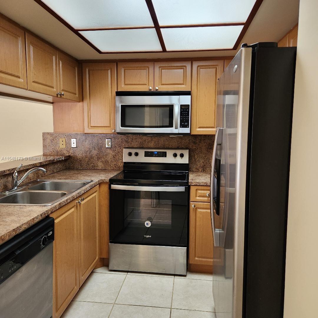 8911 SW 123rd Ct 210, Miami, Florida 33186, 2 Bedrooms Bedrooms, ,2 BathroomsBathrooms,Residentiallease,For Rent,8911 SW 123rd Ct 210,A11548173