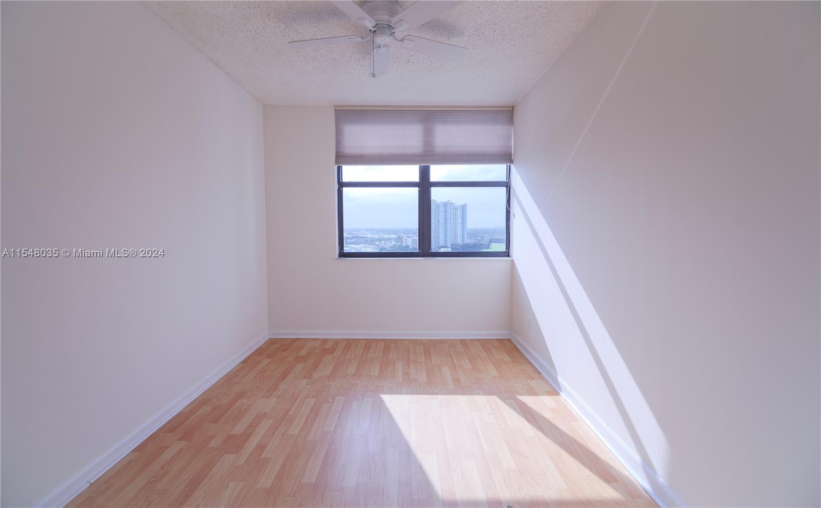 300 Three Islands Blvd 516, Hallandale Beach, Florida 33009, 2 Bedrooms Bedrooms, ,1 BathroomBathrooms,Residential,For Sale,300 Three Islands Blvd 516,A11548035